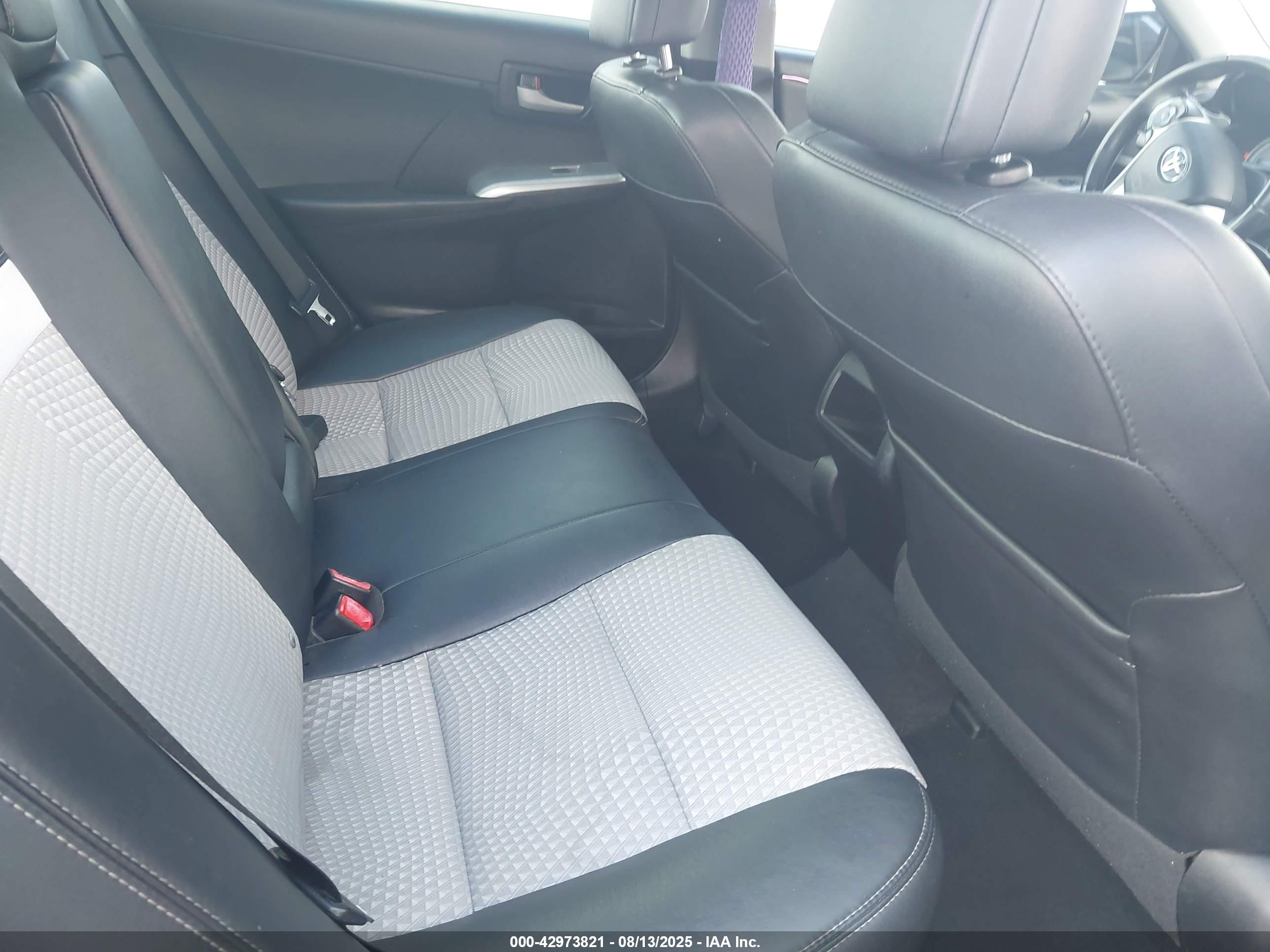 TOYOTA CAMRY image 8