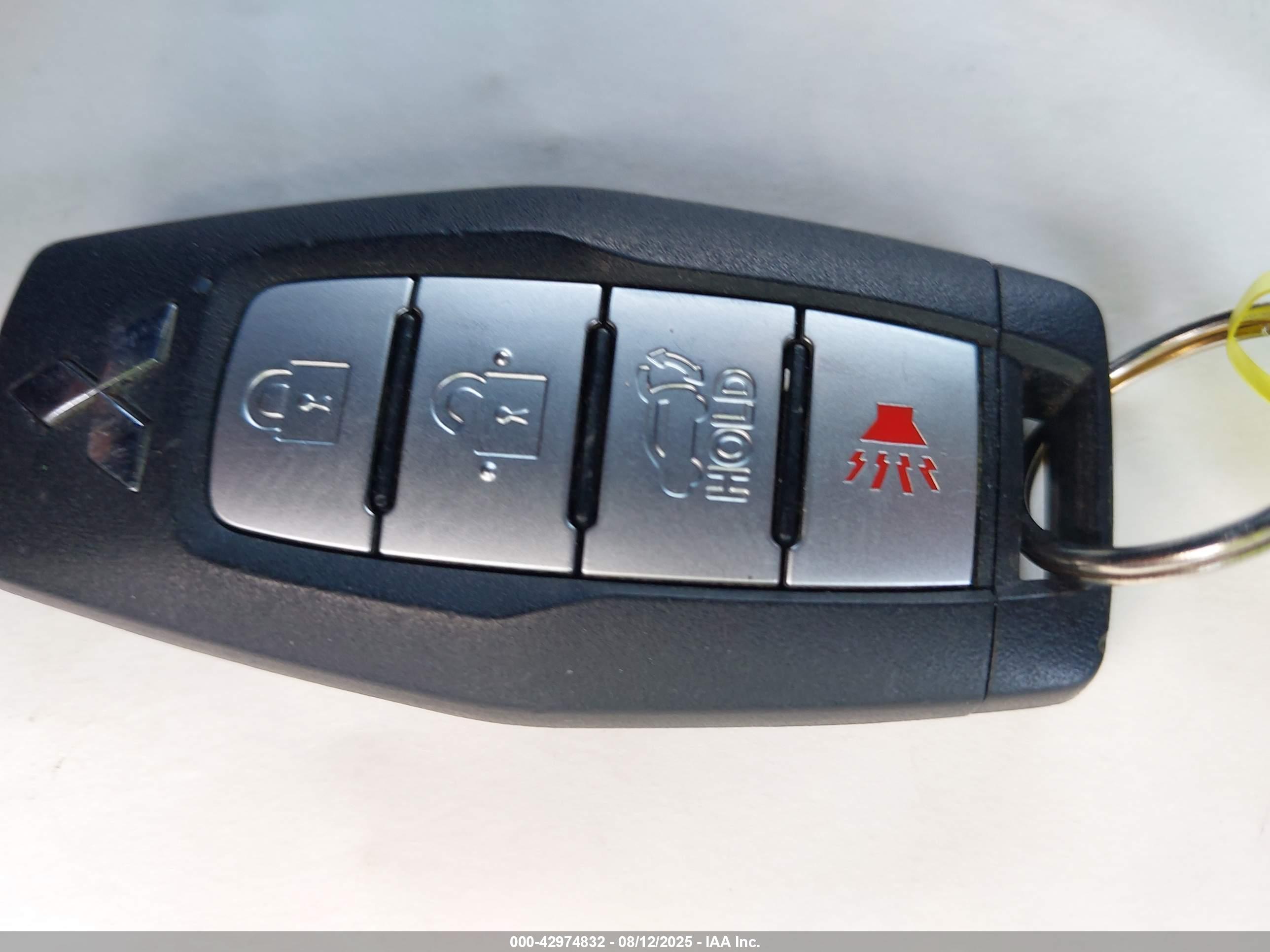 MITSUBISHI OUTLANDER image 11