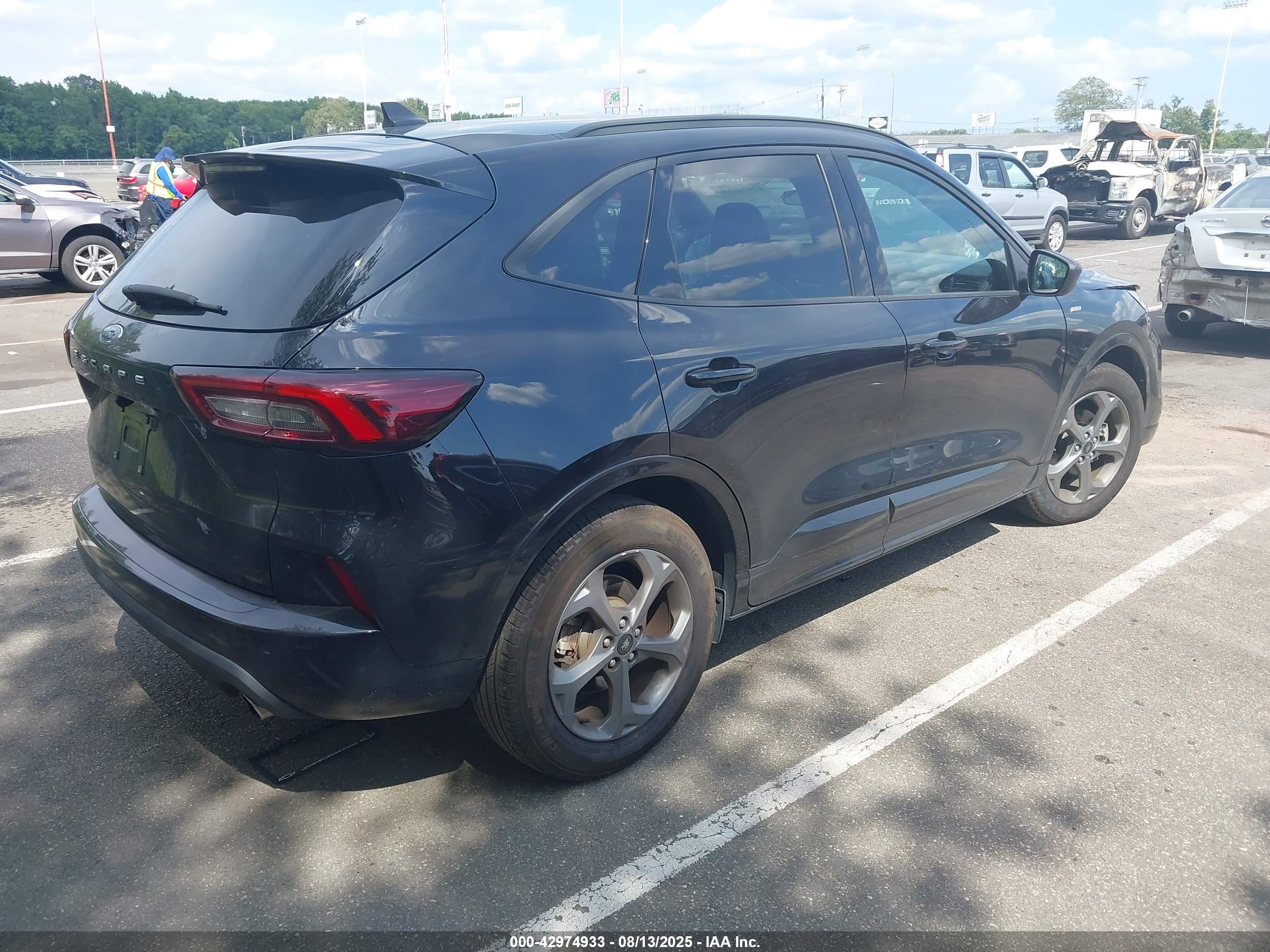 FORD ESCAPE image 4