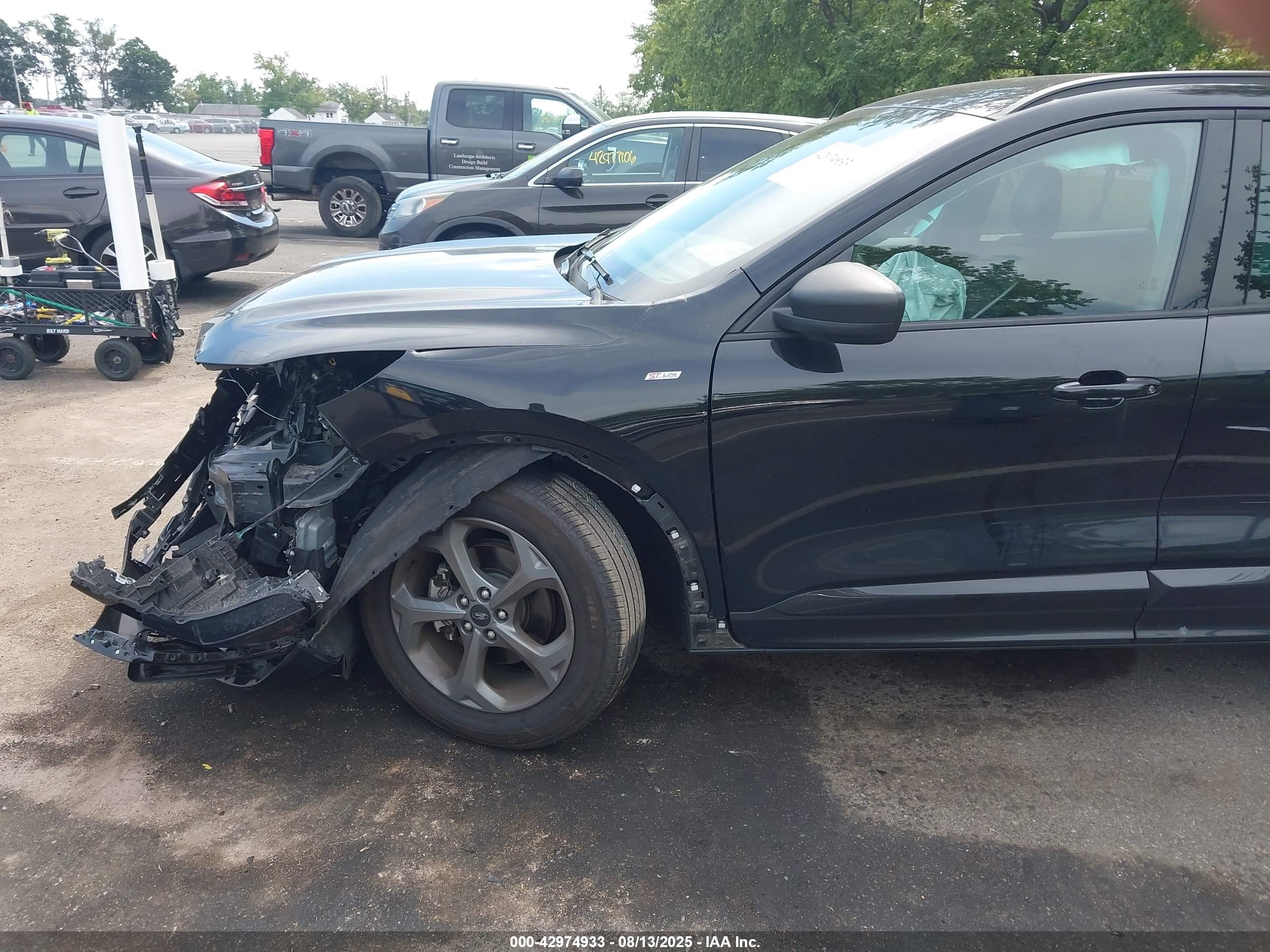 FORD ESCAPE image 6