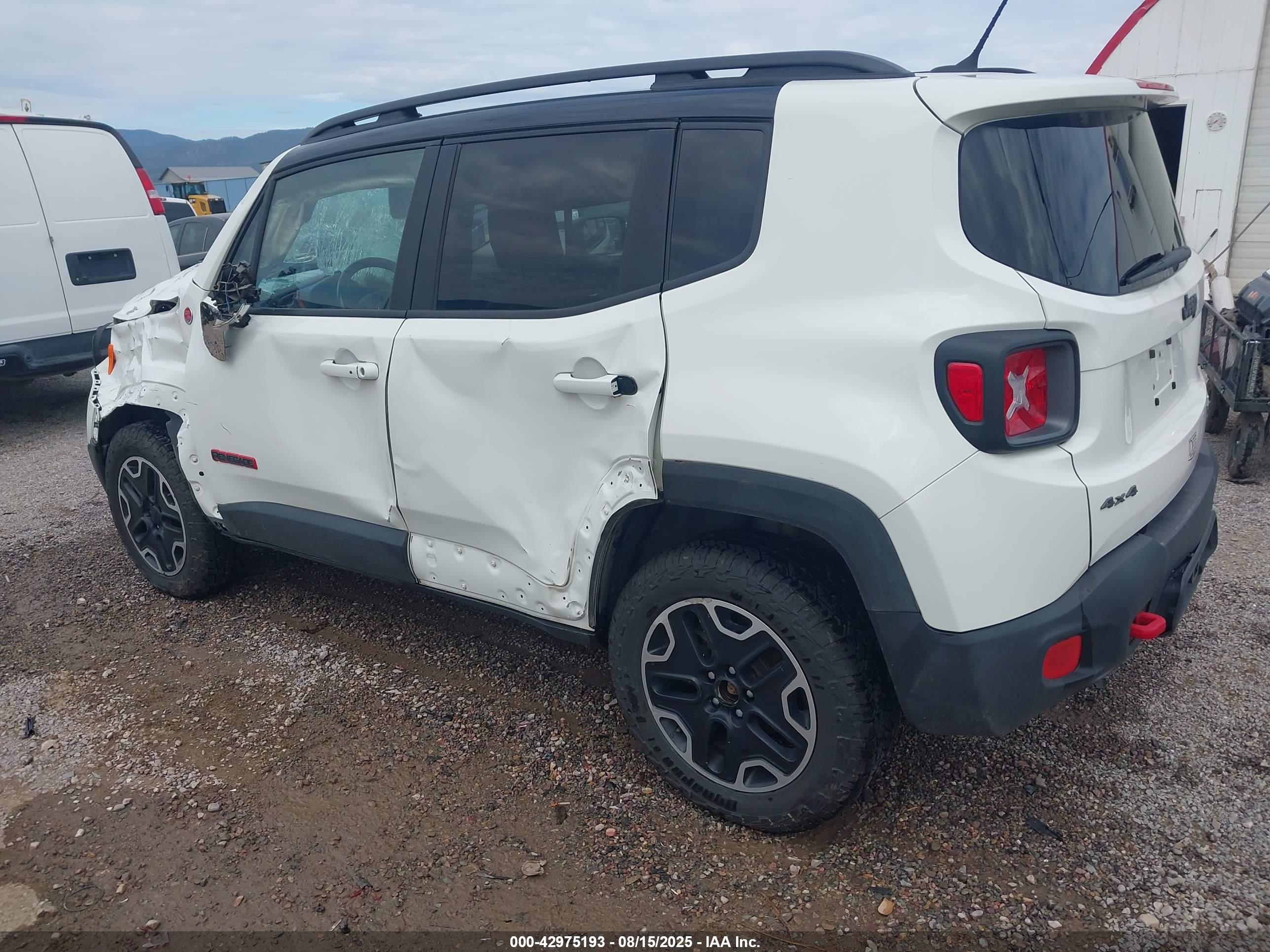 JEEP RENEGADE image 3