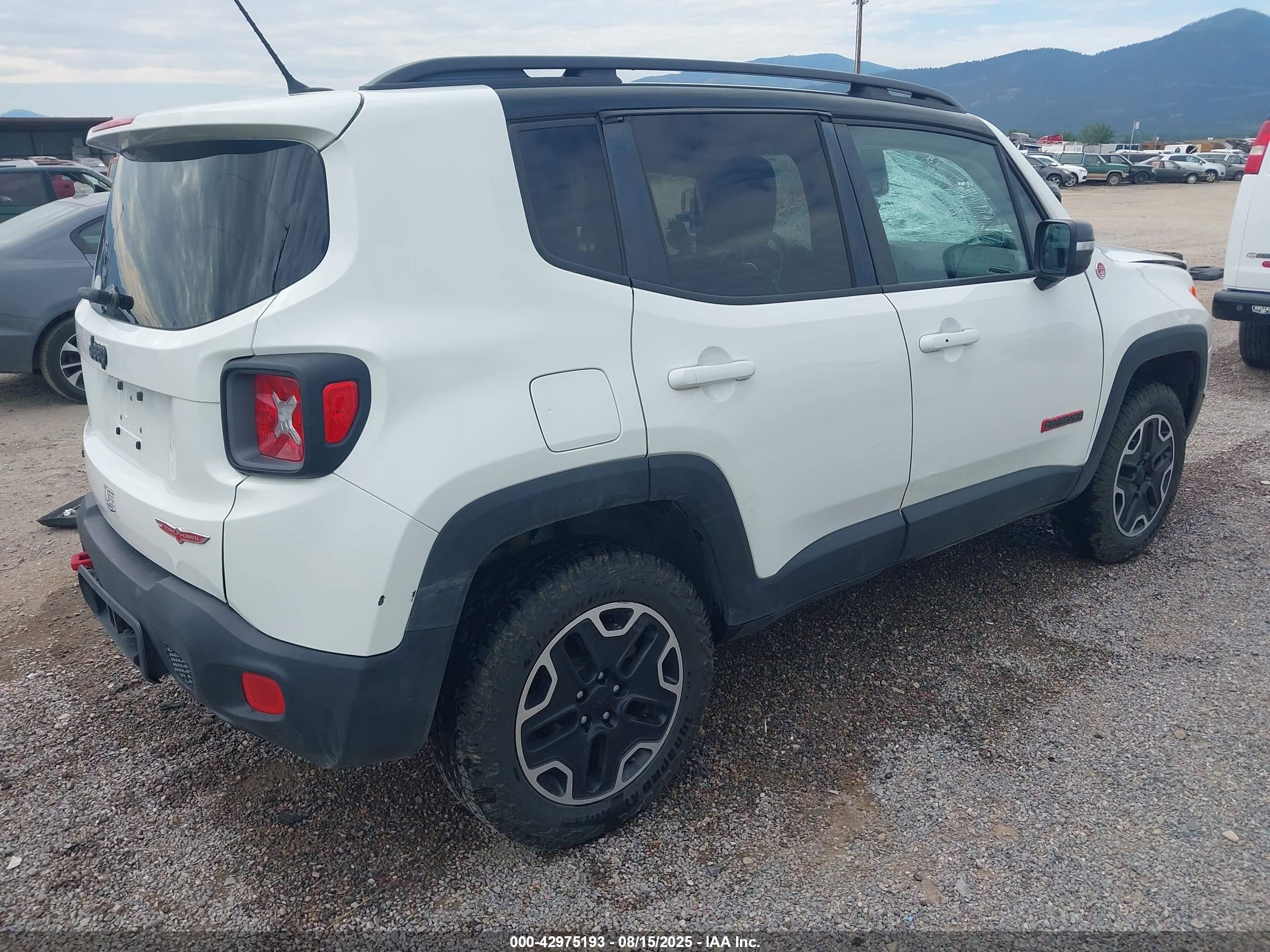 JEEP RENEGADE image 4