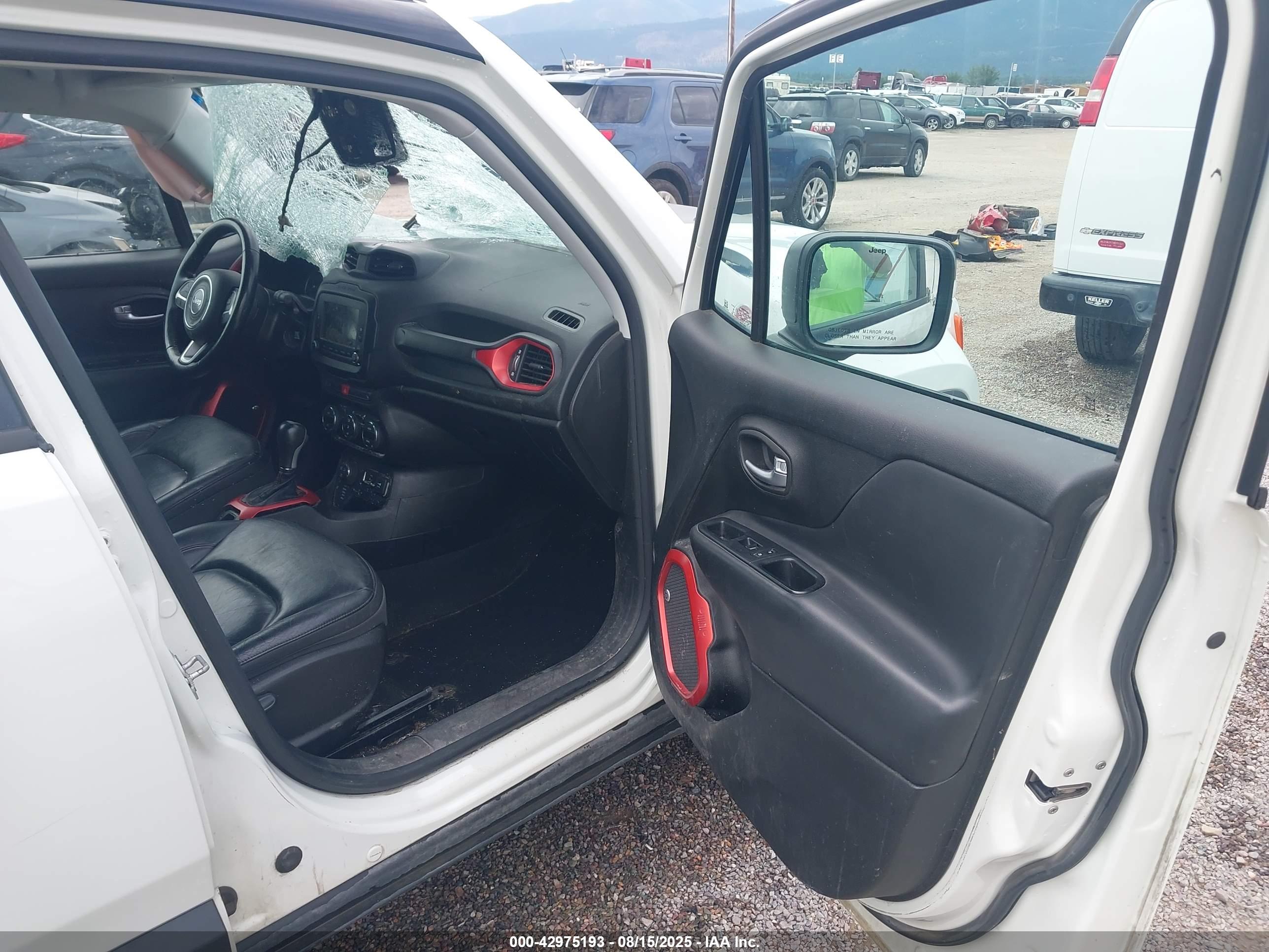 JEEP RENEGADE image 5