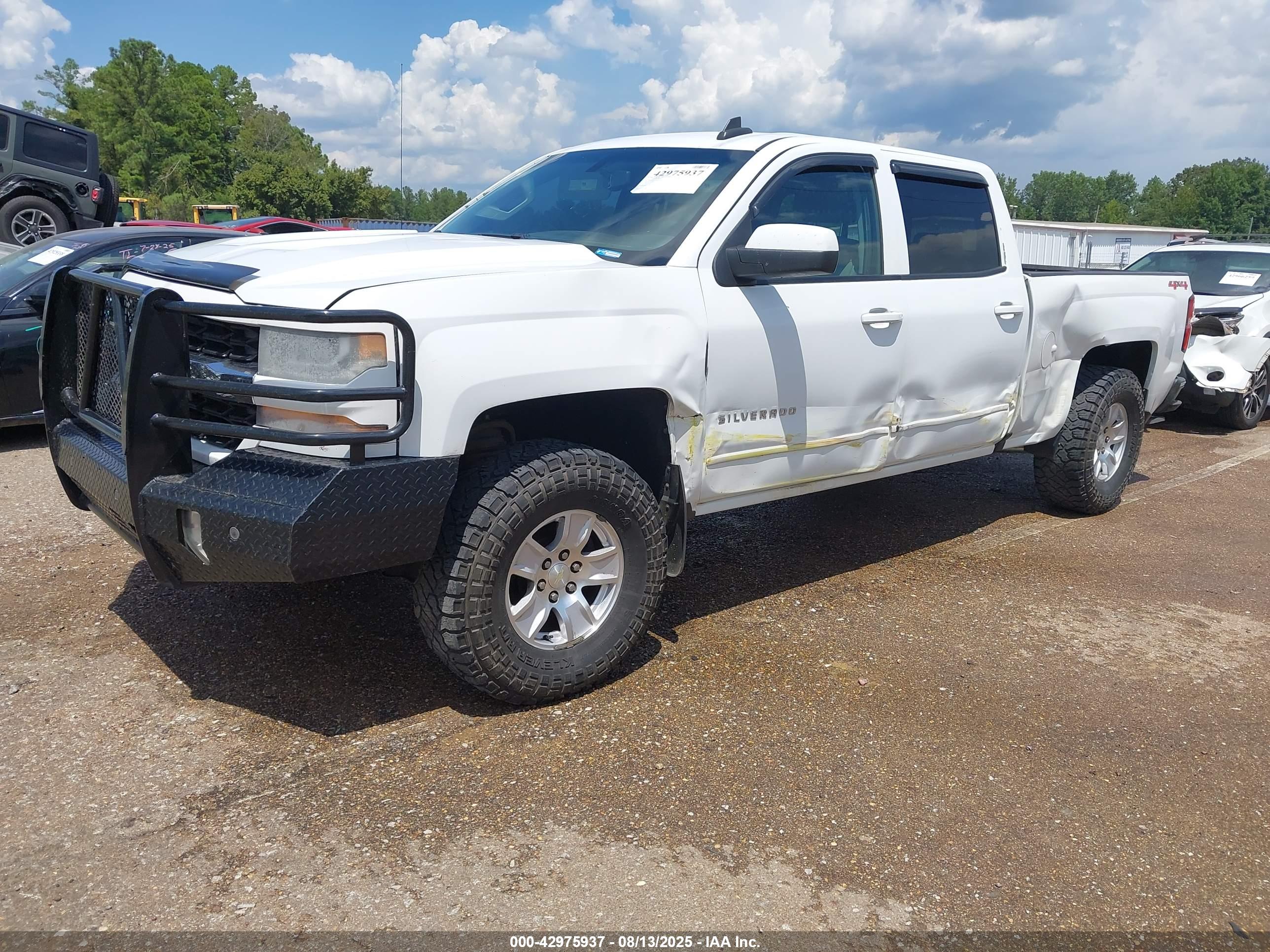 CHEVROLET SILVERADO image 2