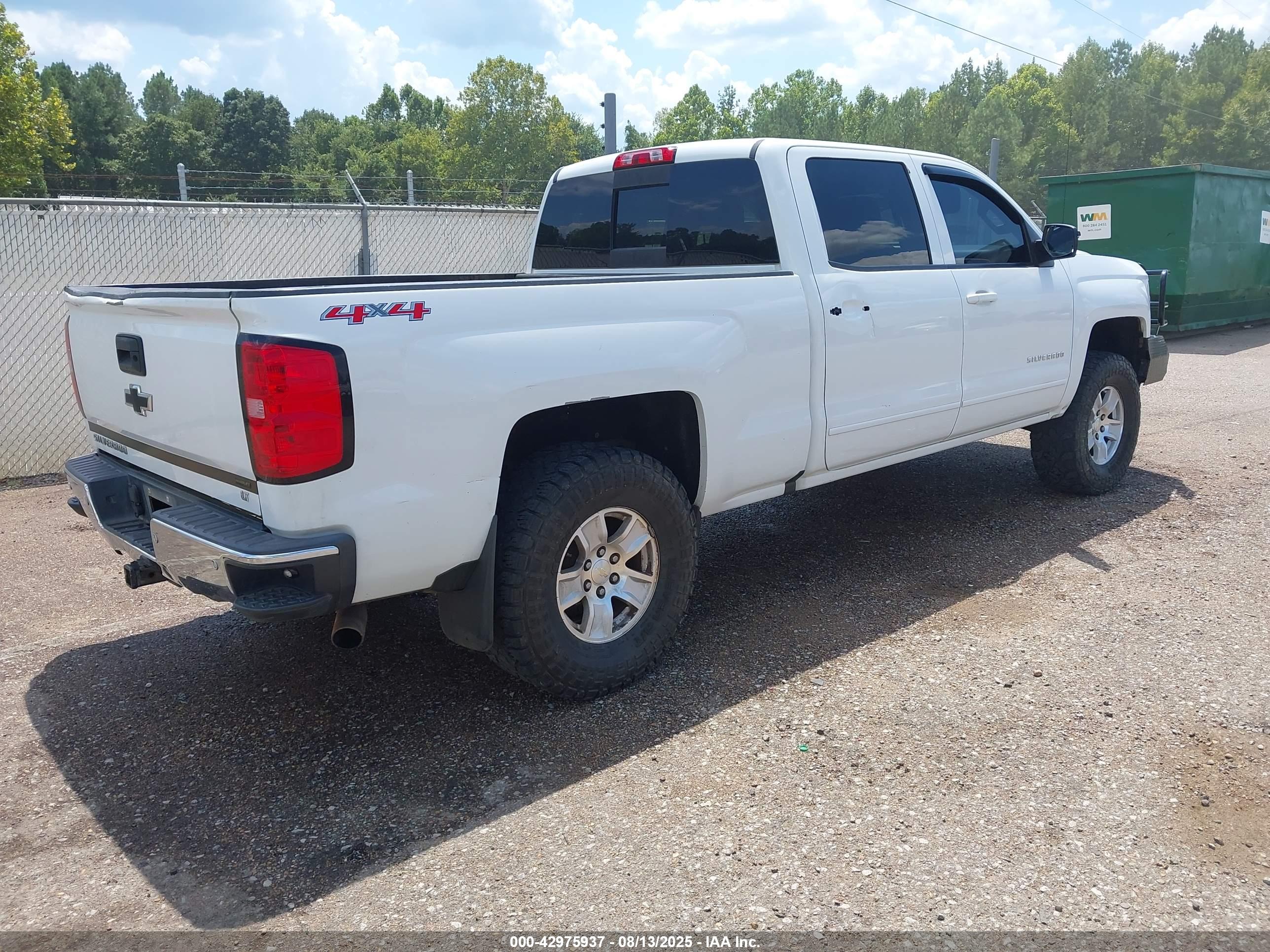 CHEVROLET SILVERADO image 4