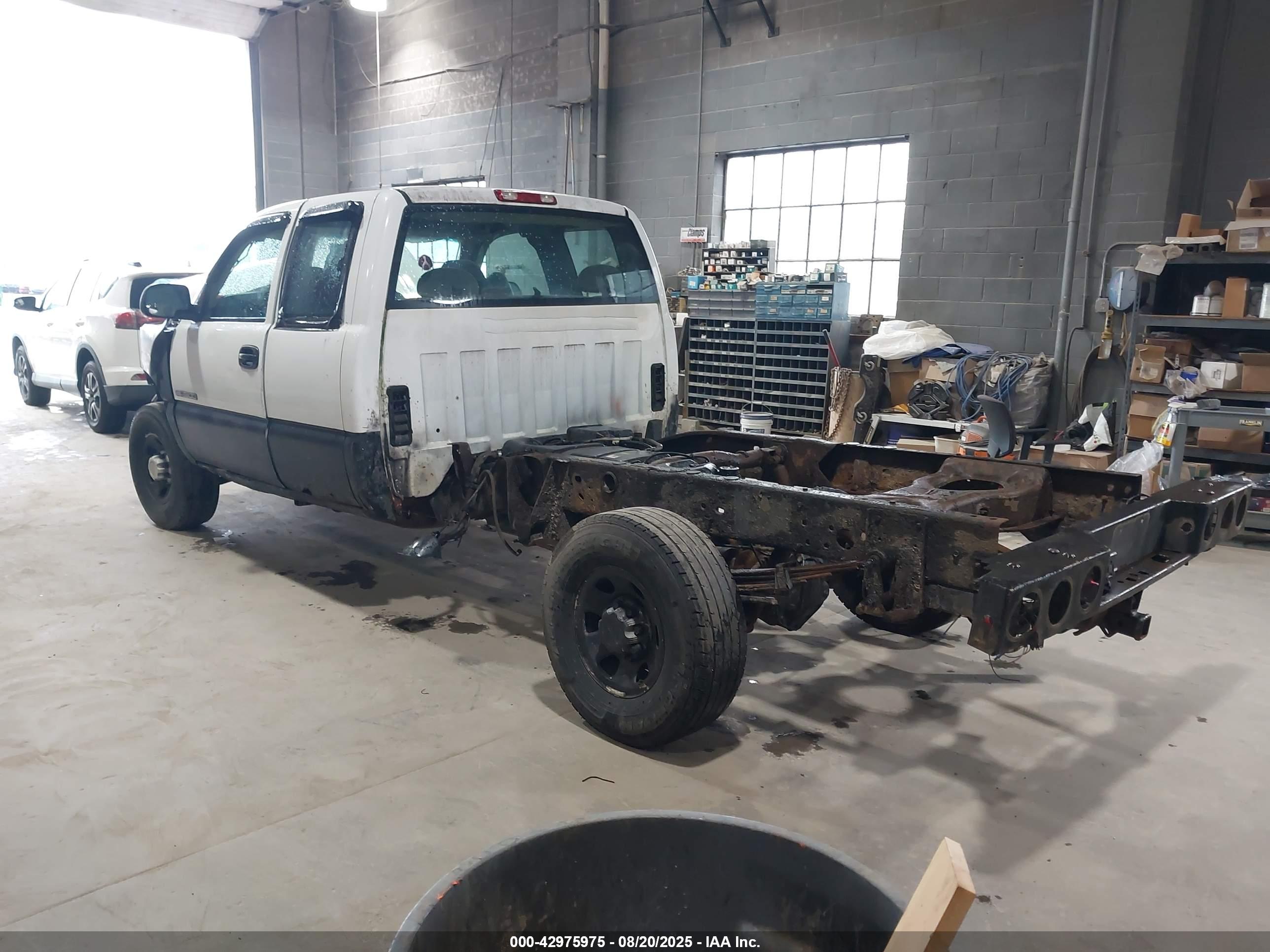GMC SIERRA image 3