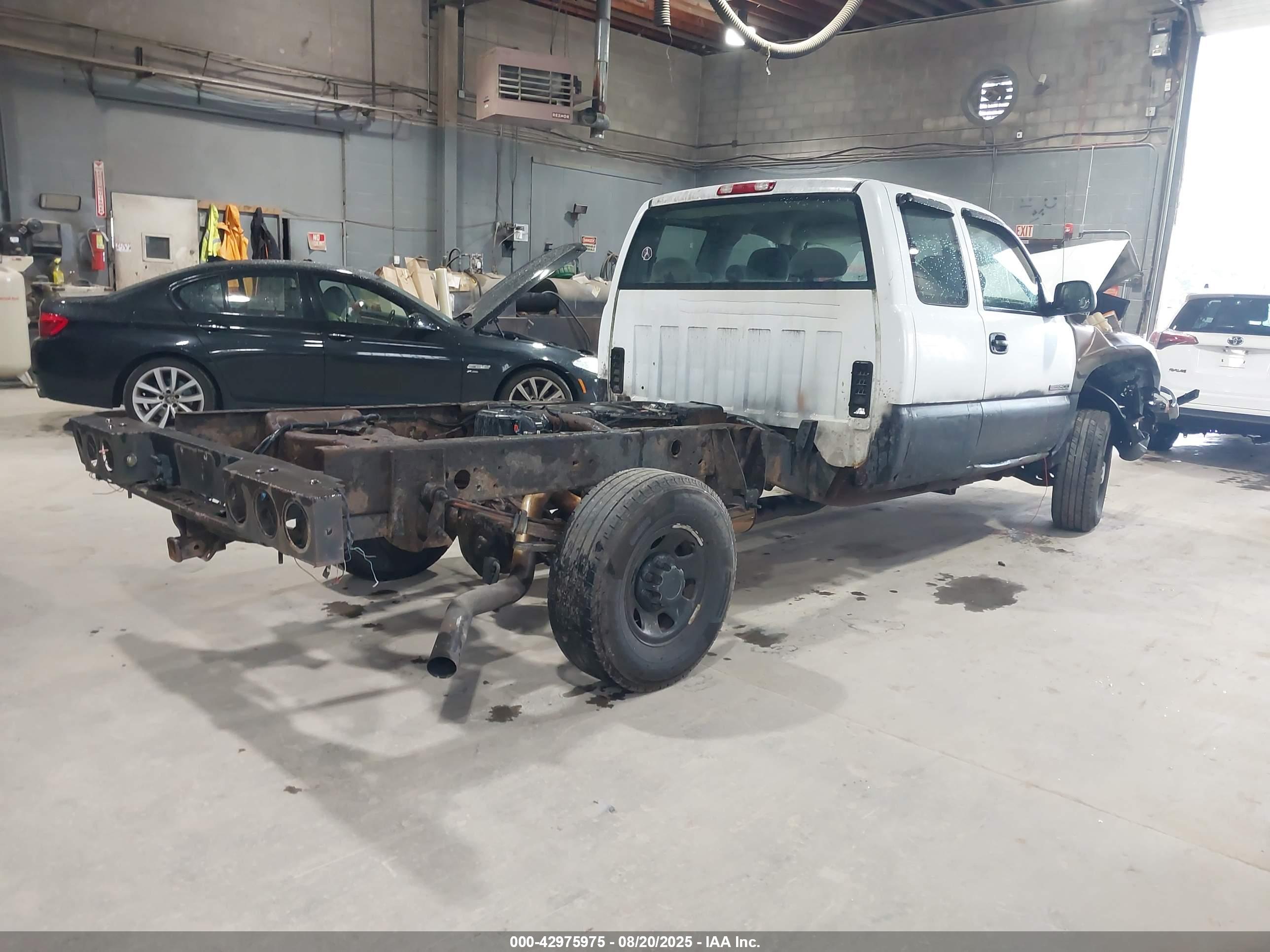 GMC SIERRA image 4