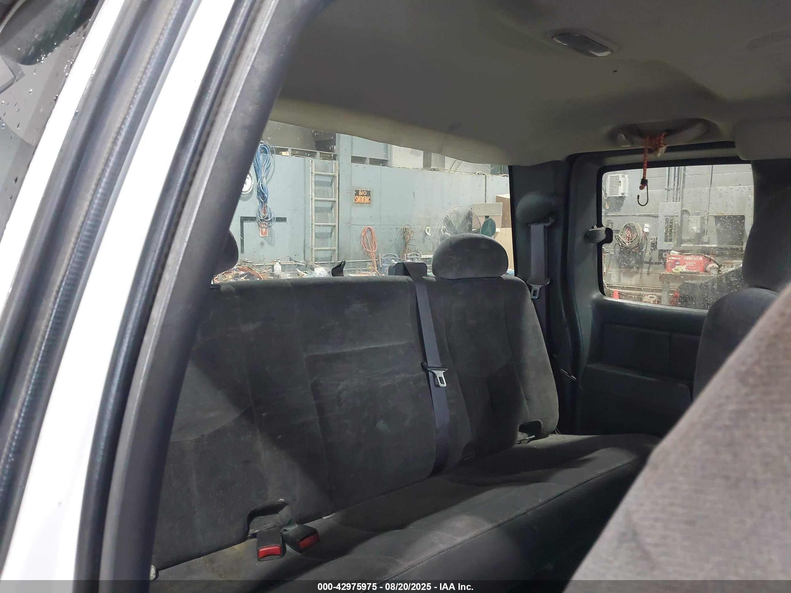 GMC SIERRA image 8