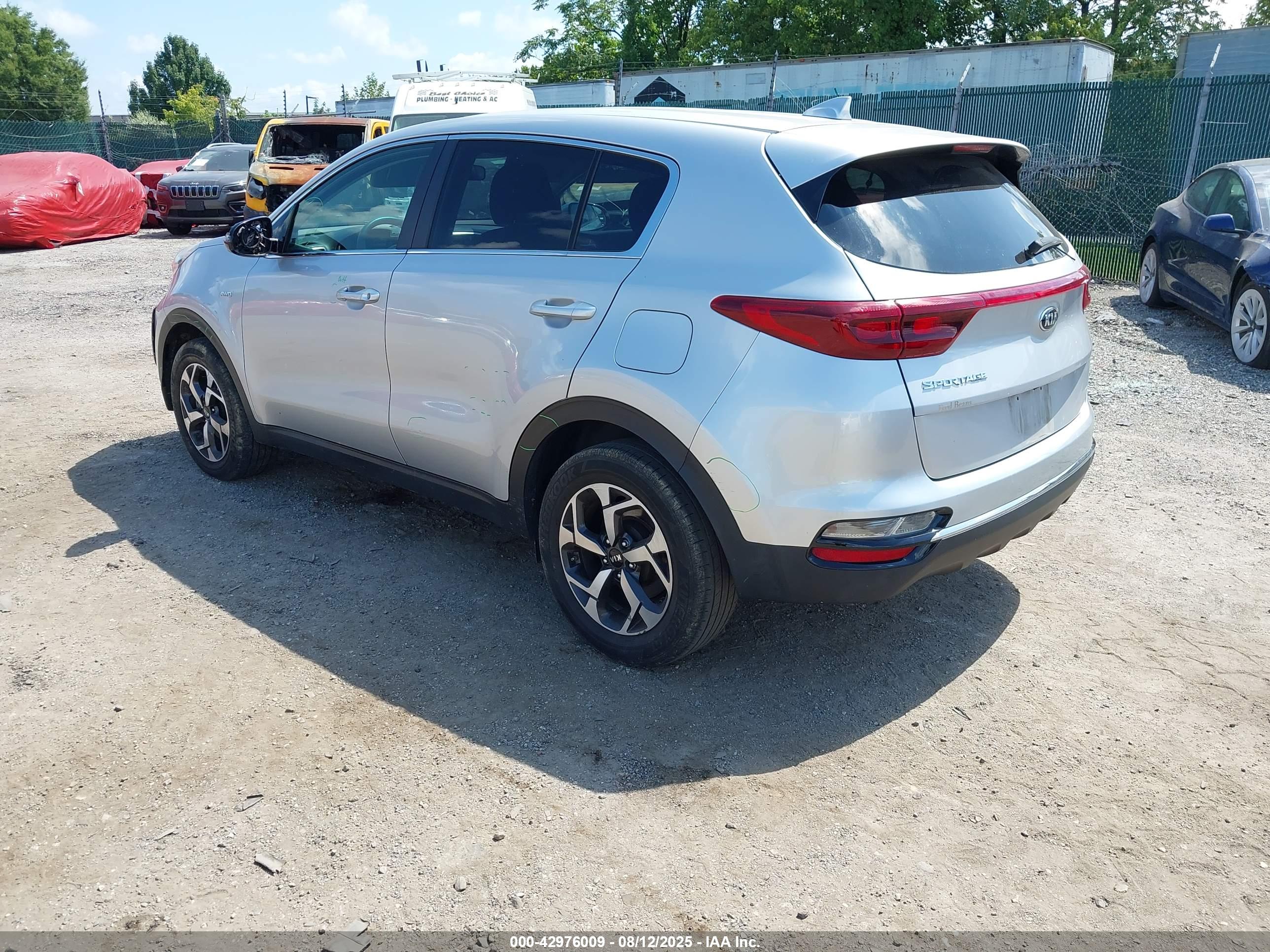 KIA SPORTAGE image 3