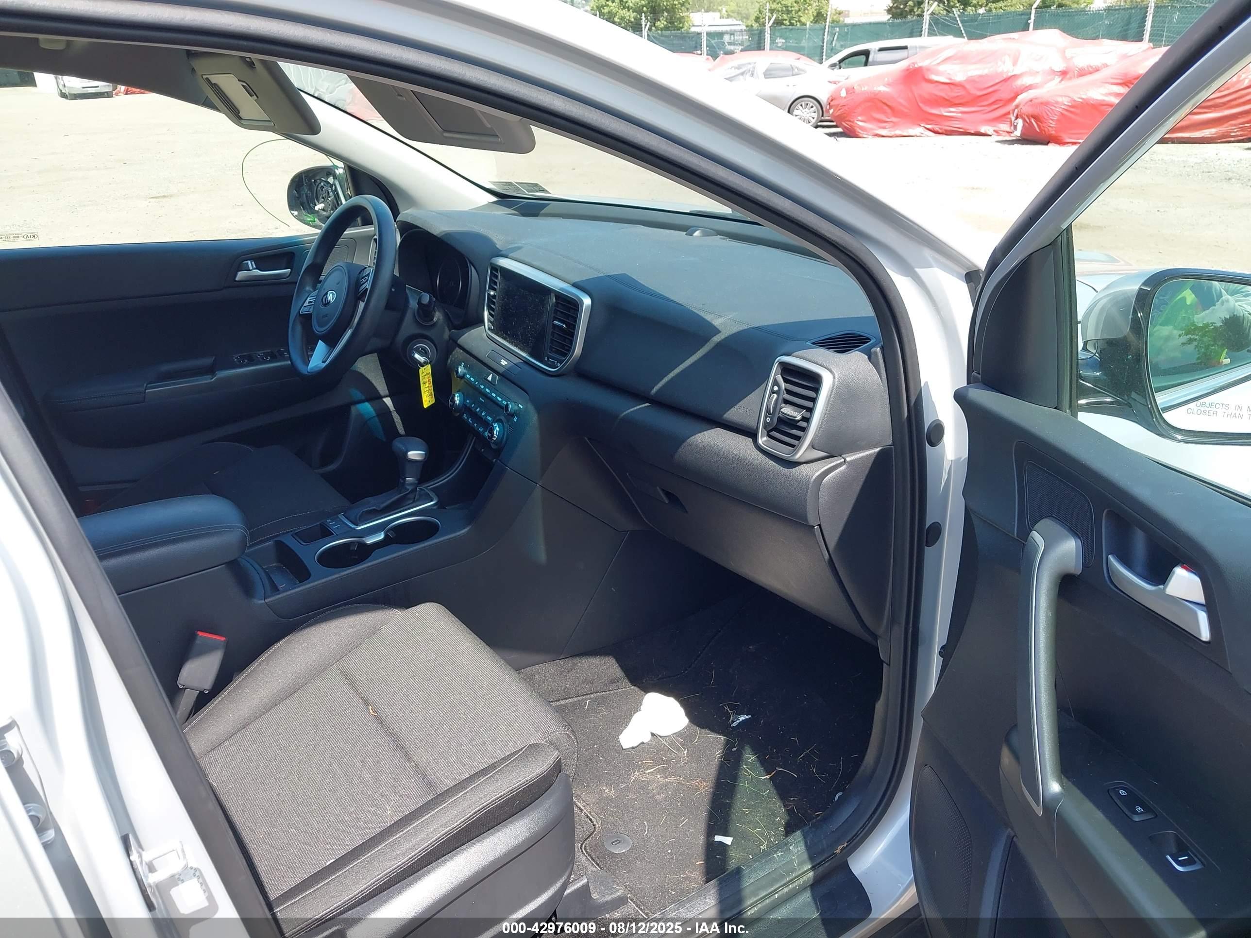 KIA SPORTAGE image 5