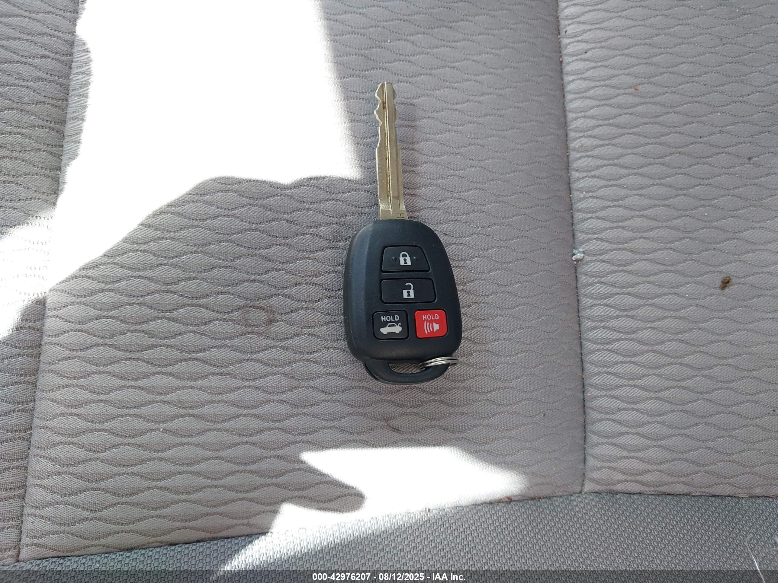 TOYOTA COROLLA image 11