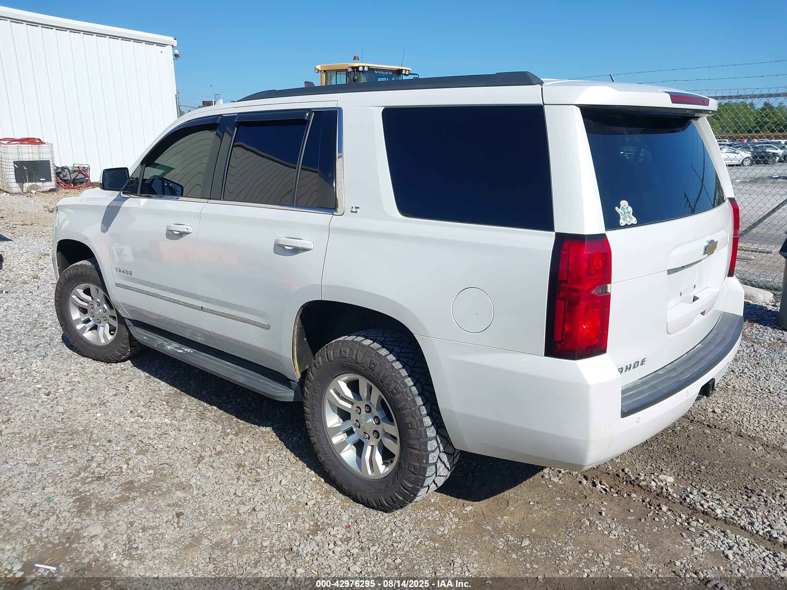 CHEVROLET TAHOE image 3