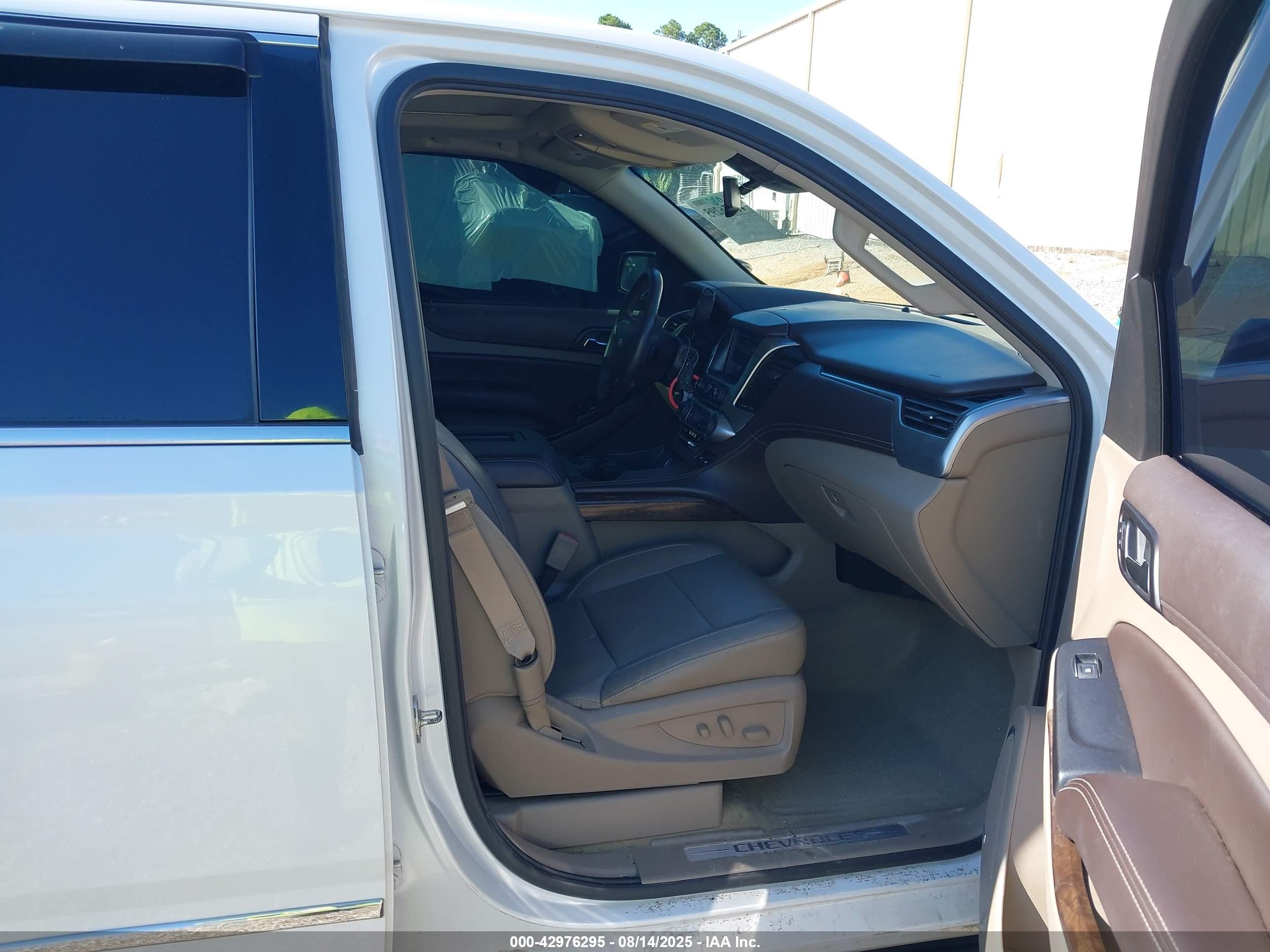 CHEVROLET TAHOE image 5
