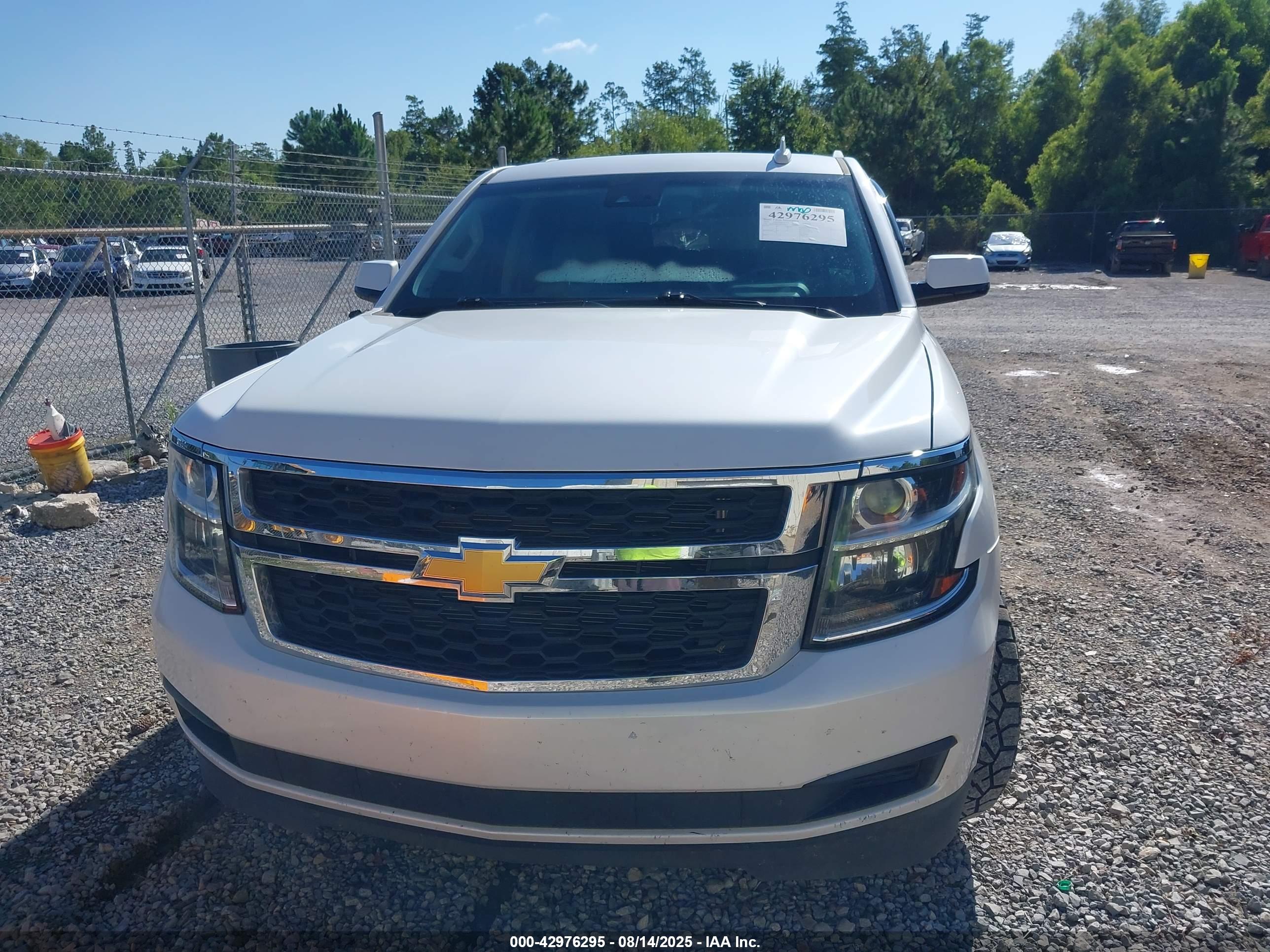 CHEVROLET TAHOE image 6