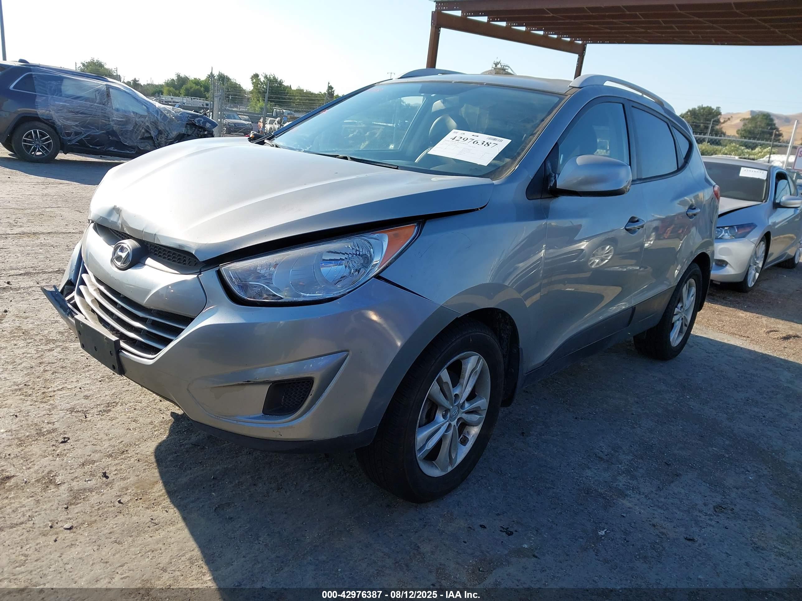 HYUNDAI TUCSON image 2