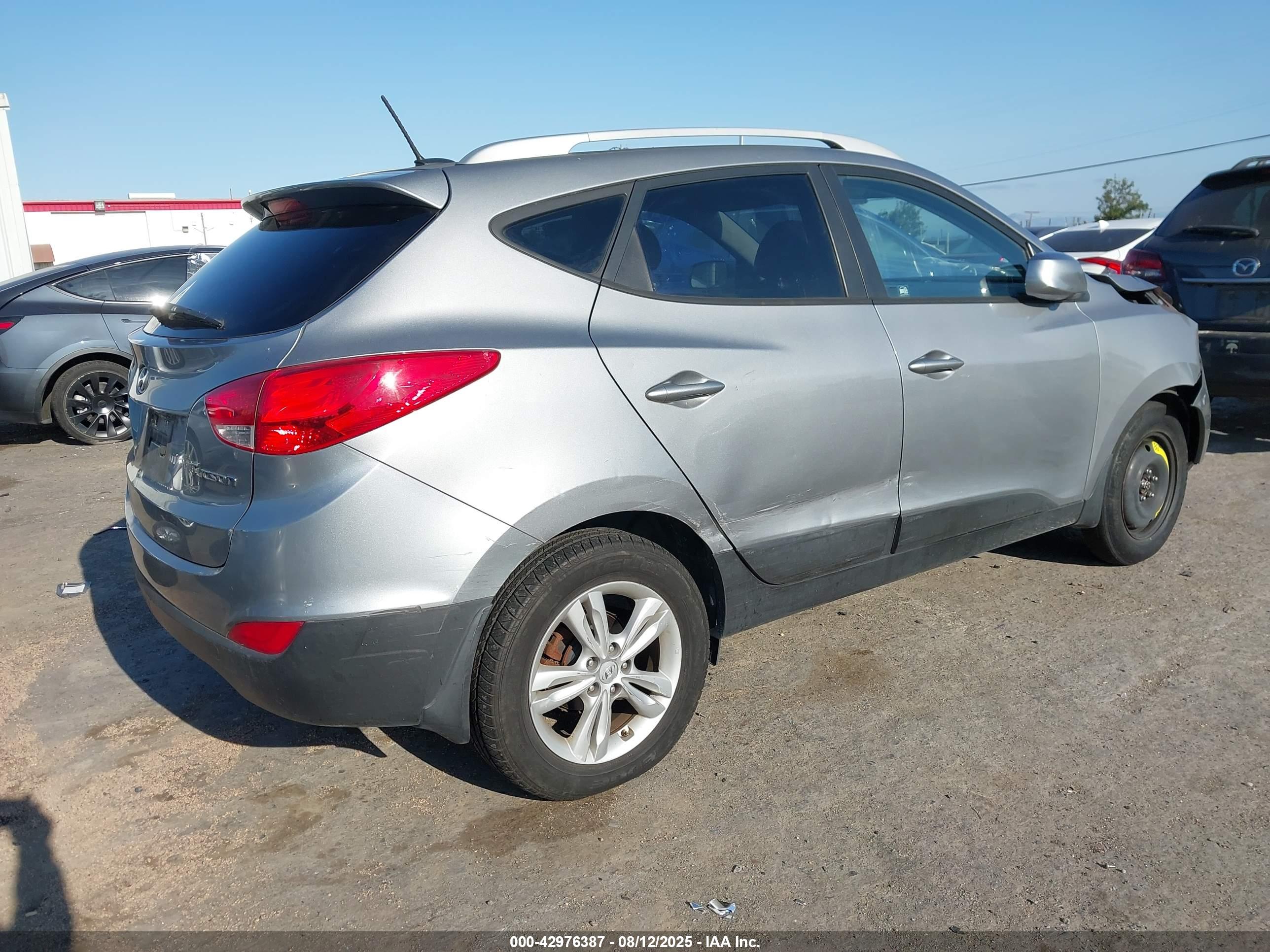 HYUNDAI TUCSON image 4