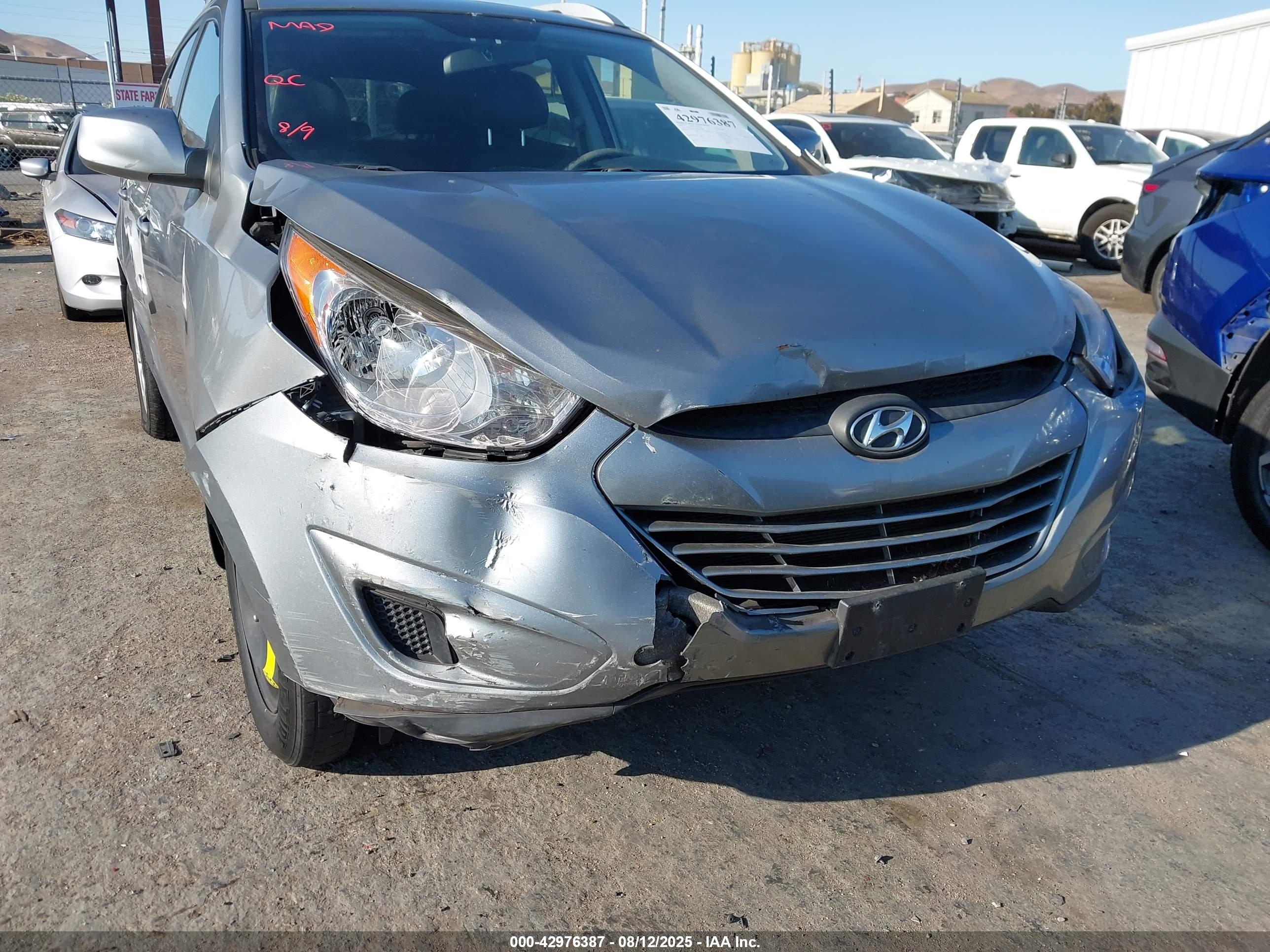 HYUNDAI TUCSON image 6