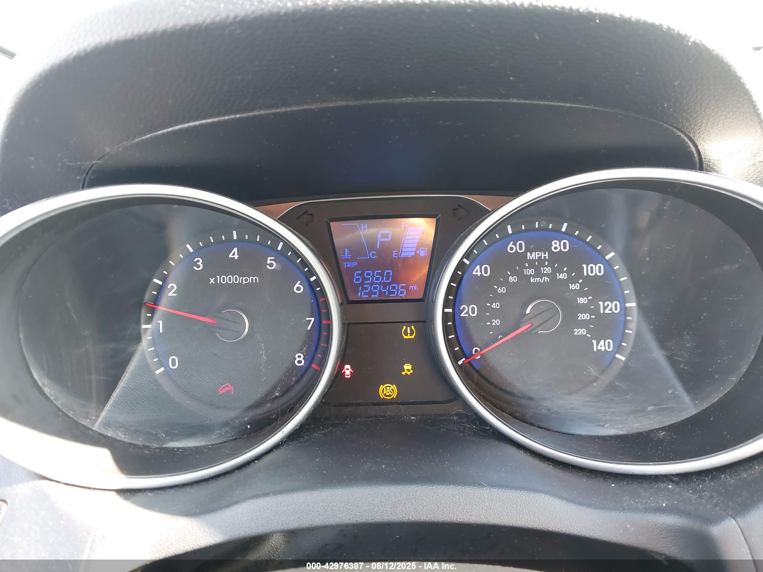 HYUNDAI TUCSON image 7