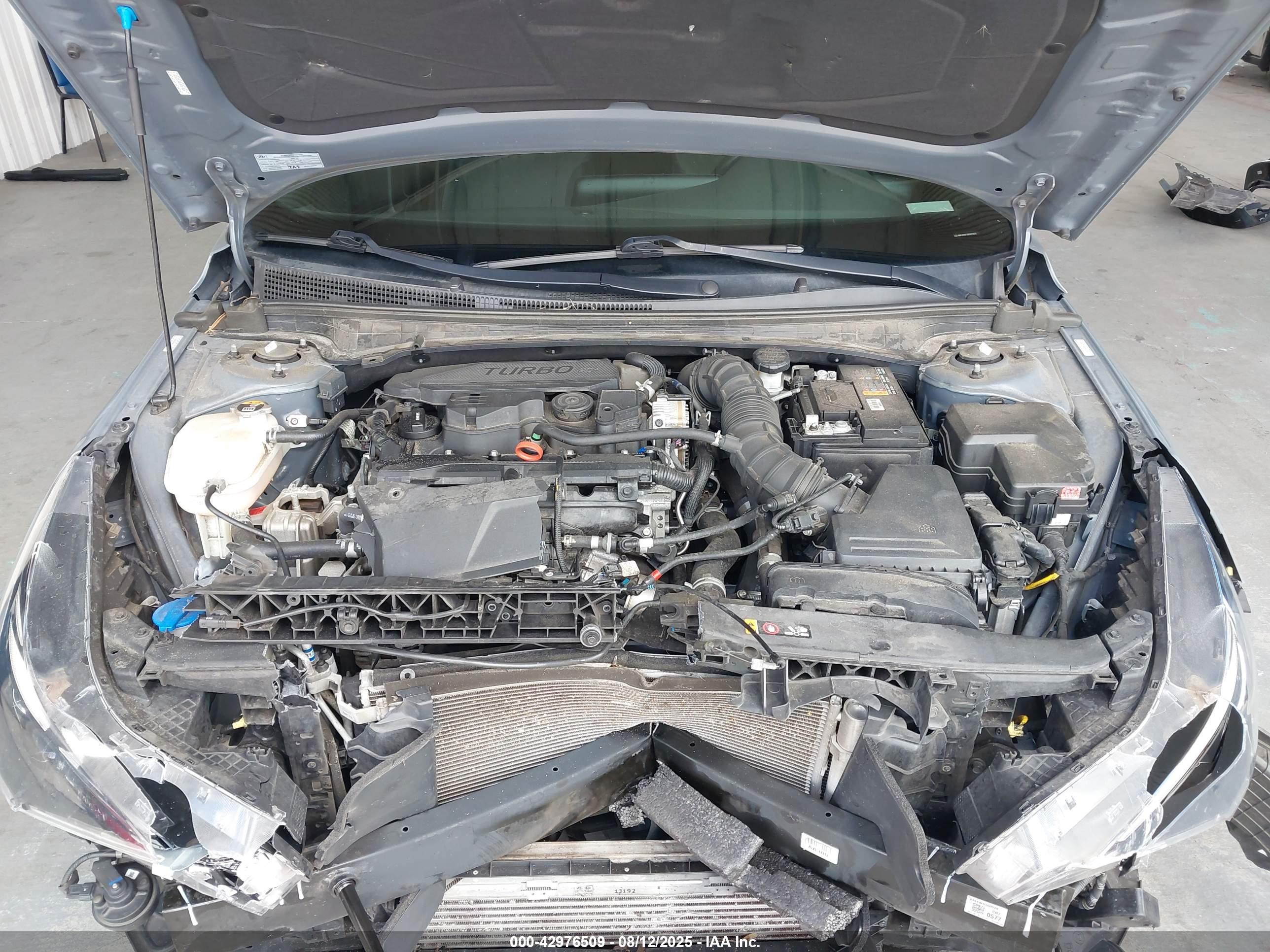 HYUNDAI ELANTRA image 10