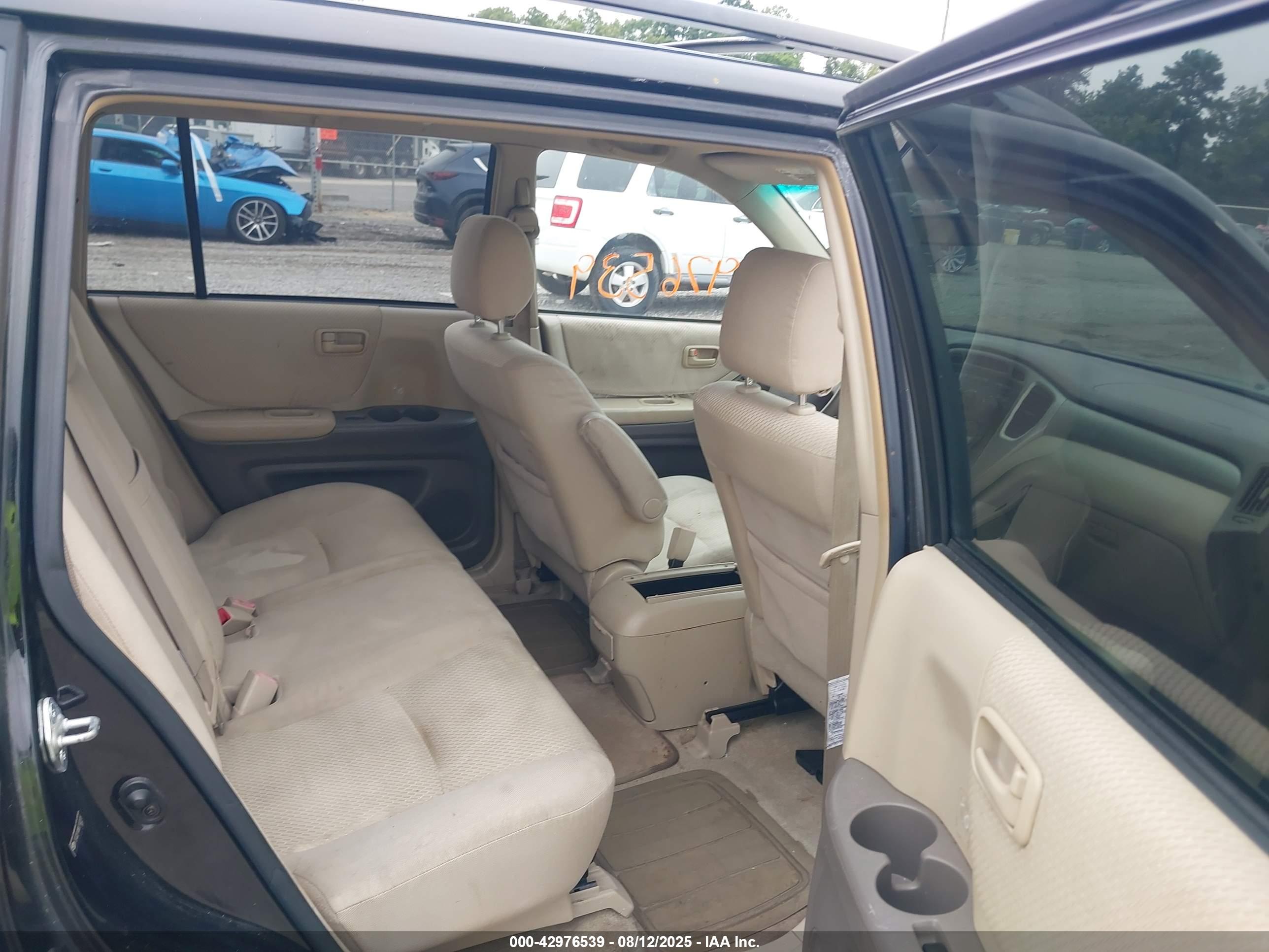 TOYOTA HIGHLANDER image 8