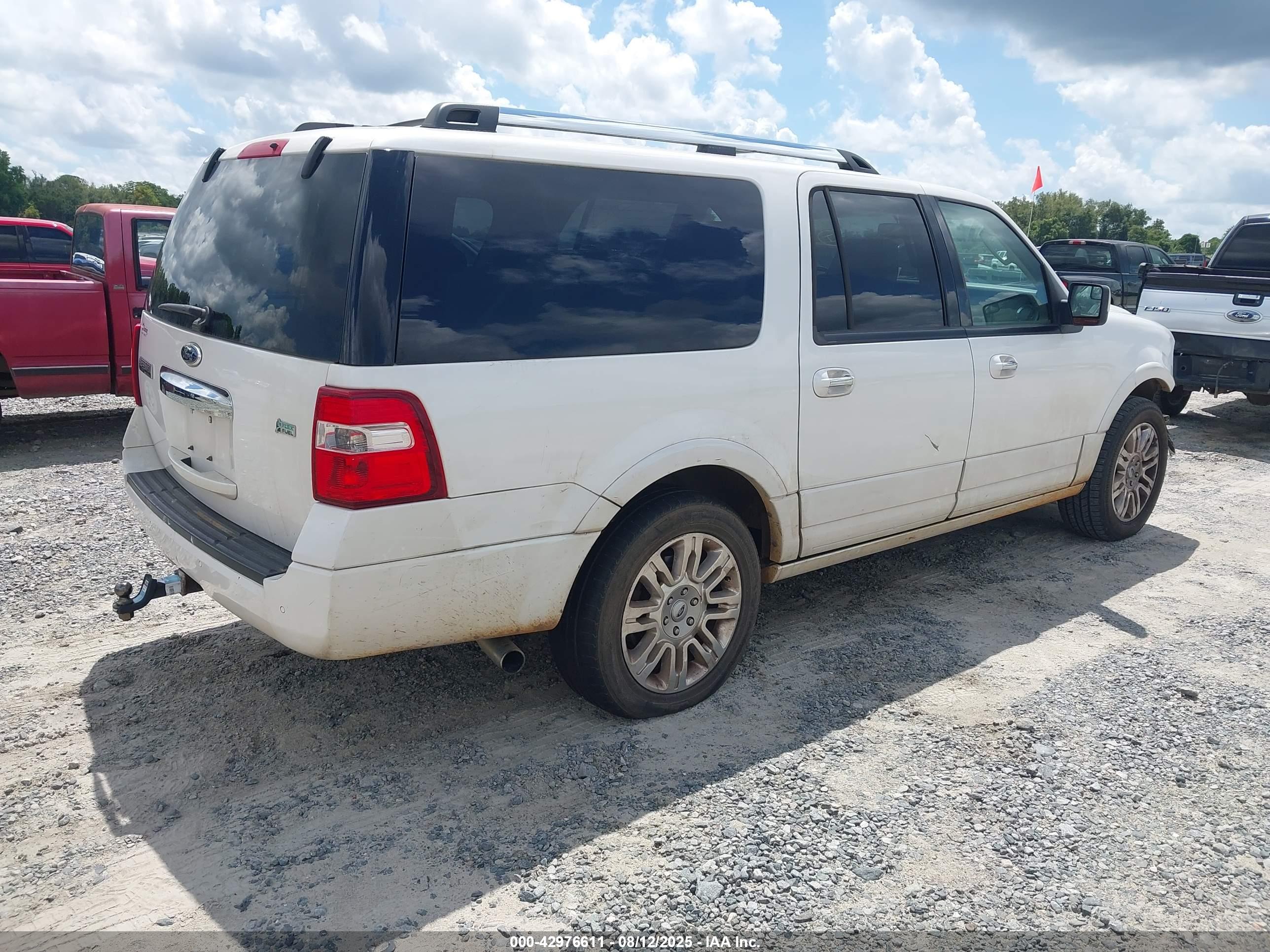 FORD EXPEDITION image 4