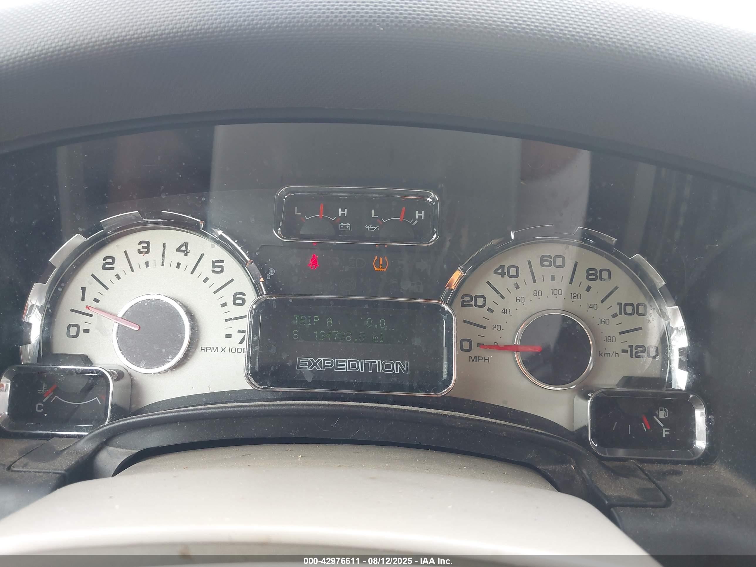 FORD EXPEDITION image 7