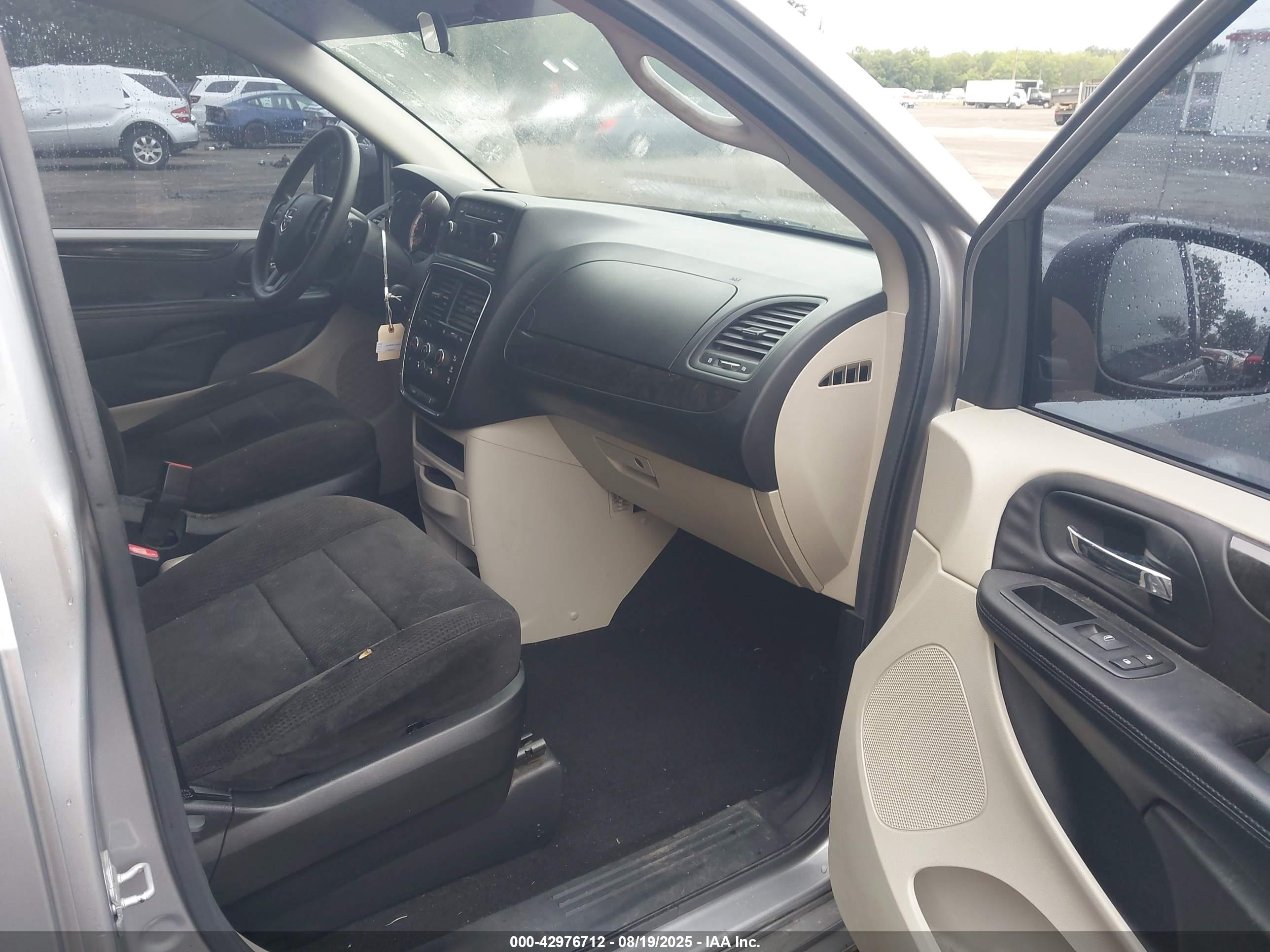 DODGE GRAND image 5