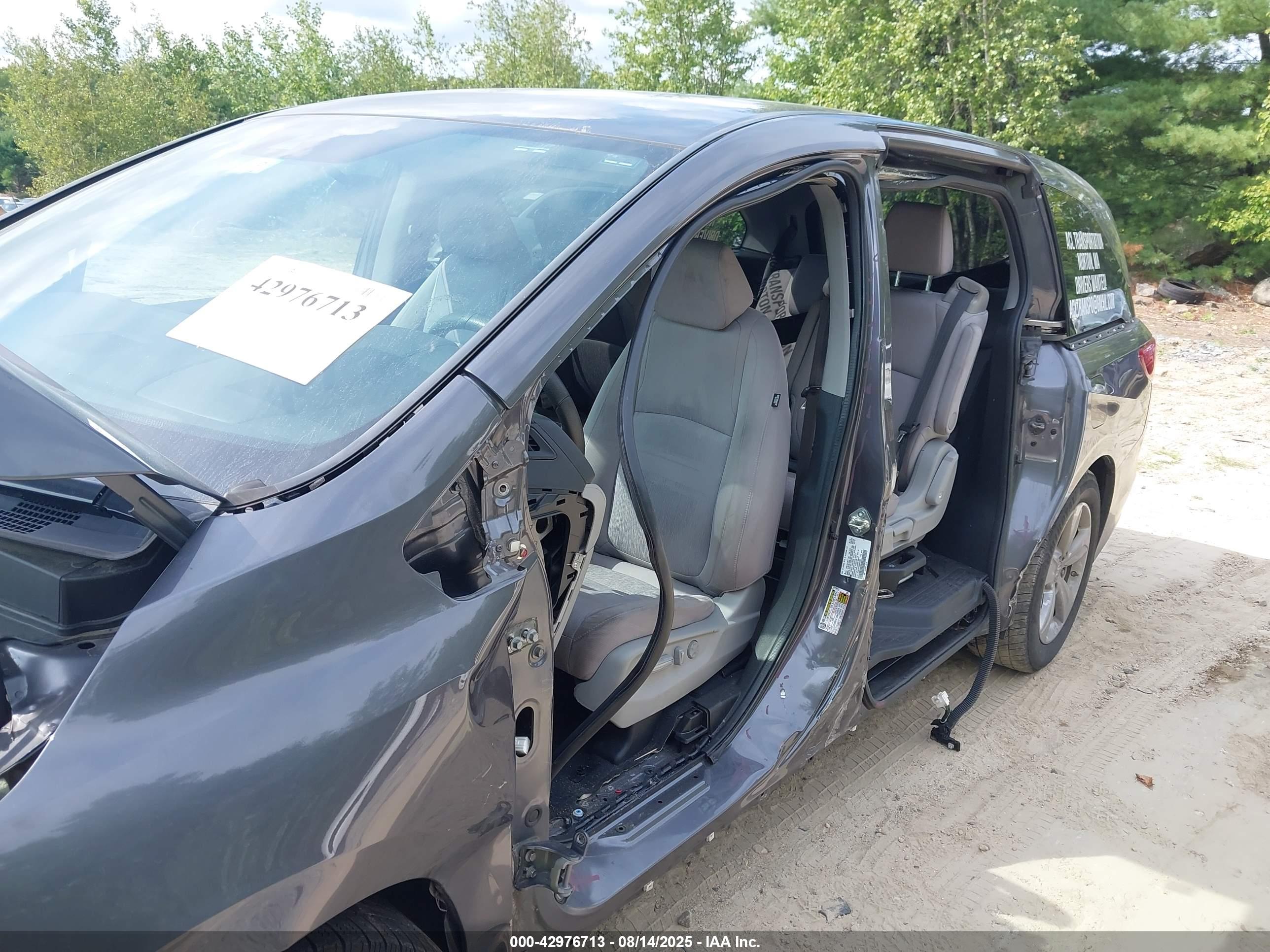 HONDA ODYSSEY image 6