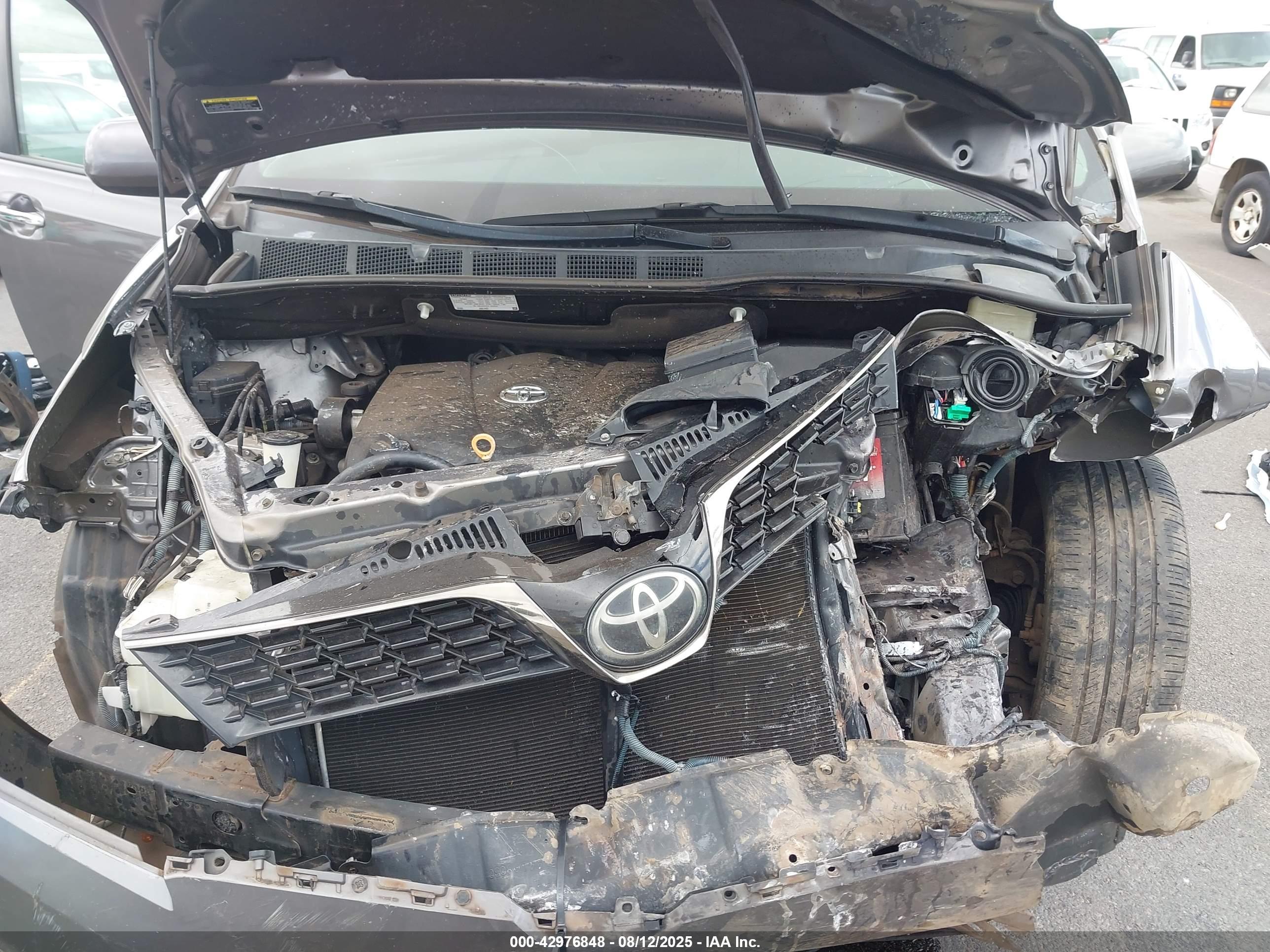 TOYOTA SIENNA image 10