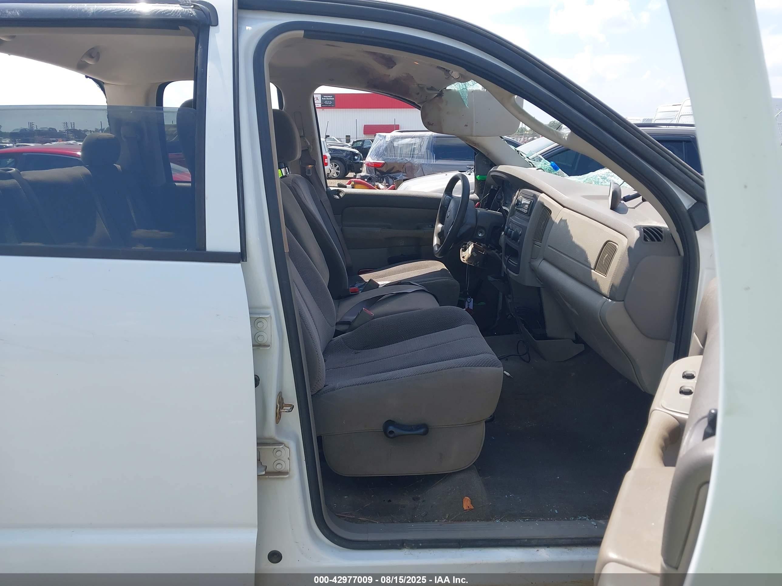 DODGE RAM image 5