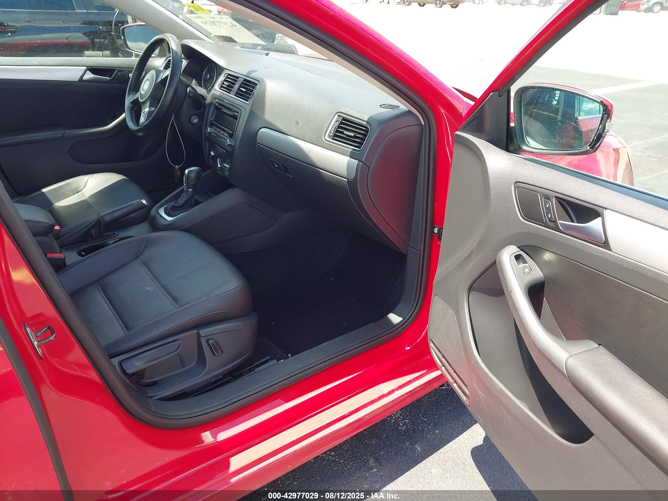 VOLKSWAGEN JETTA image 5