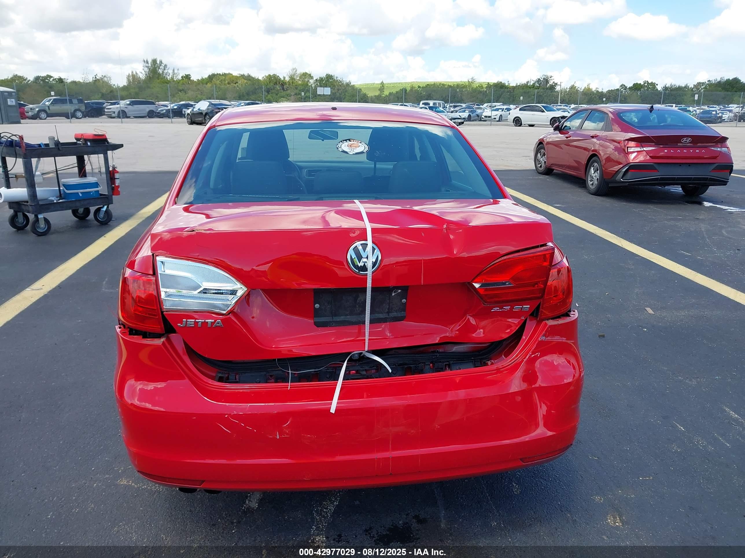 VOLKSWAGEN JETTA image 6