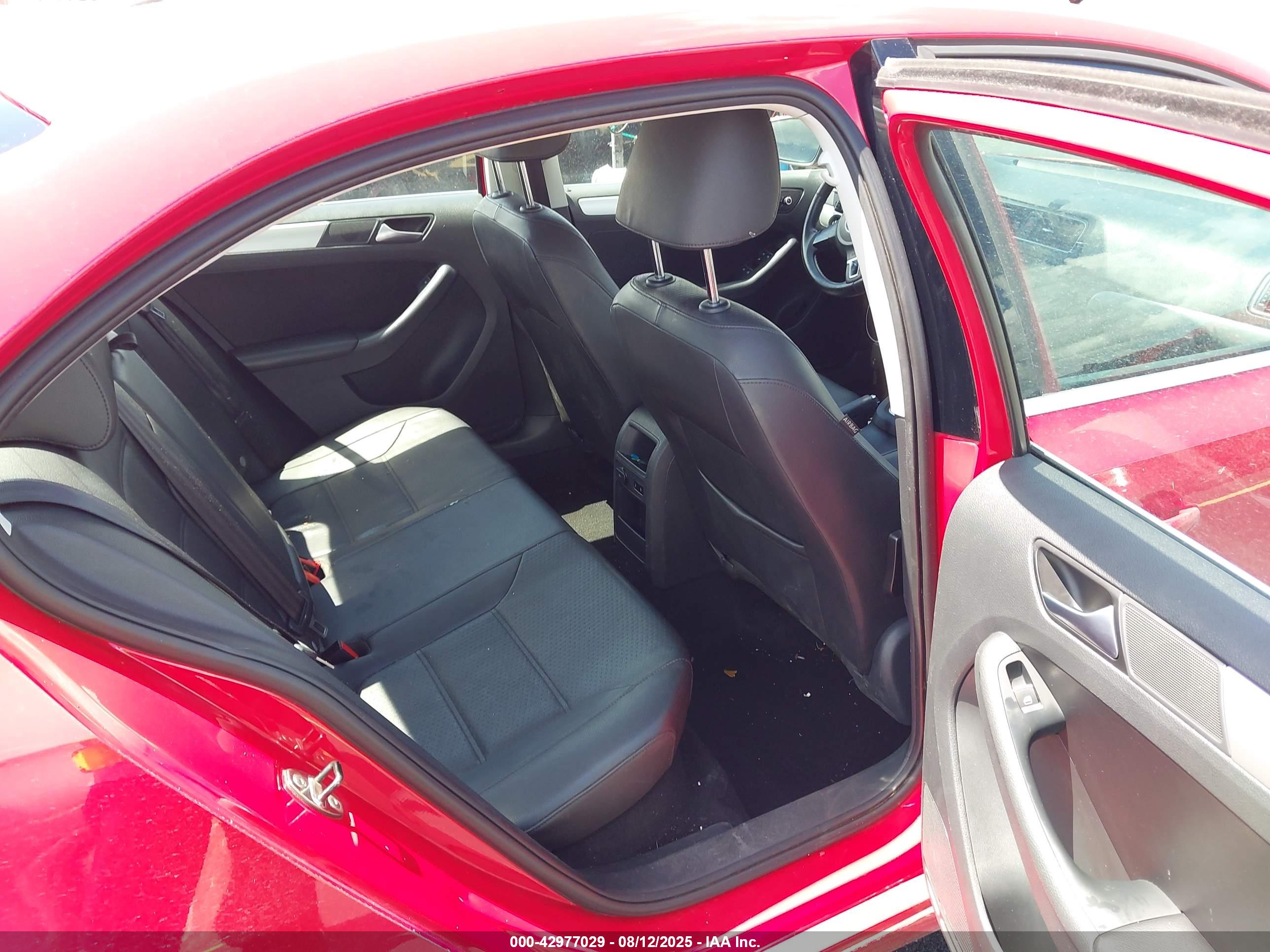 VOLKSWAGEN JETTA image 8