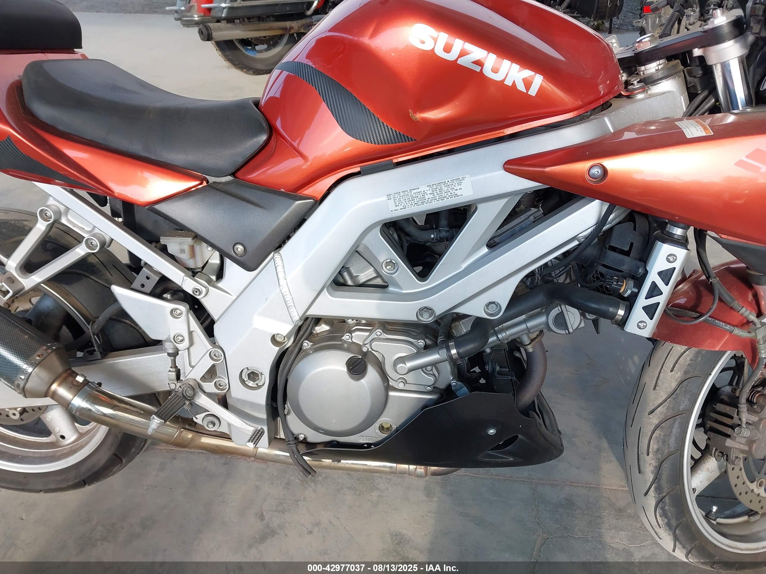 SUZUKI SV650 image 8