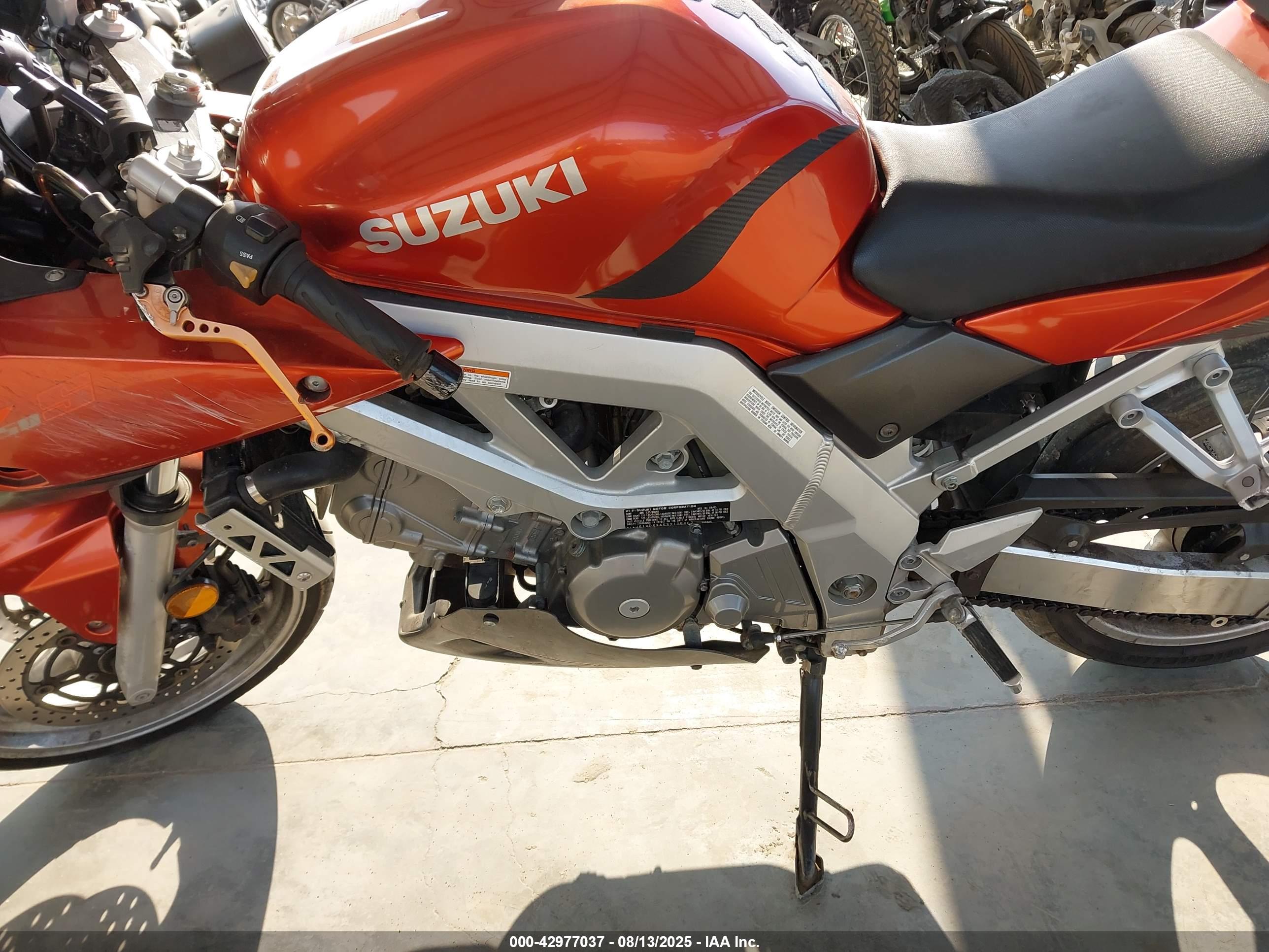 SUZUKI SV650 image 9