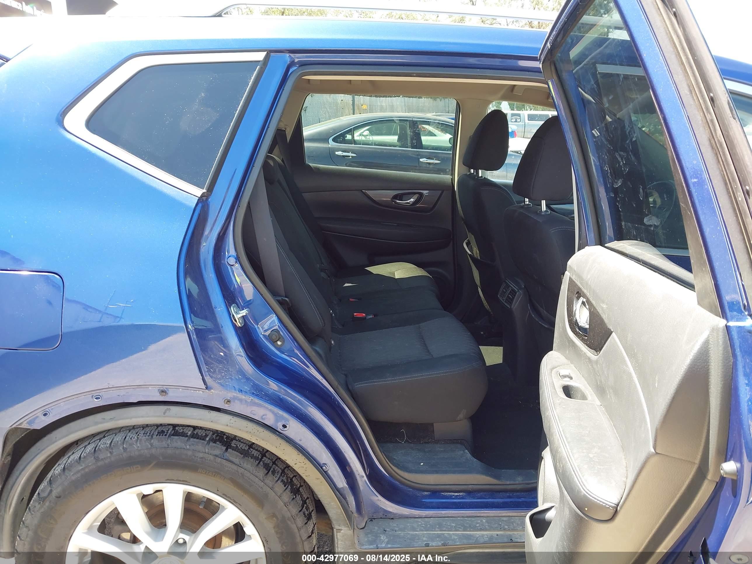 NISSAN ROGUE image 8