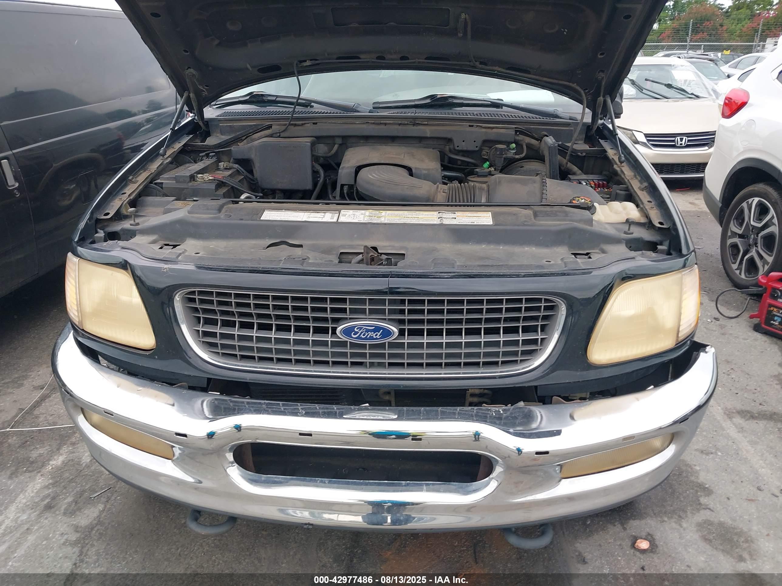 FORD EXPEDITION image 10