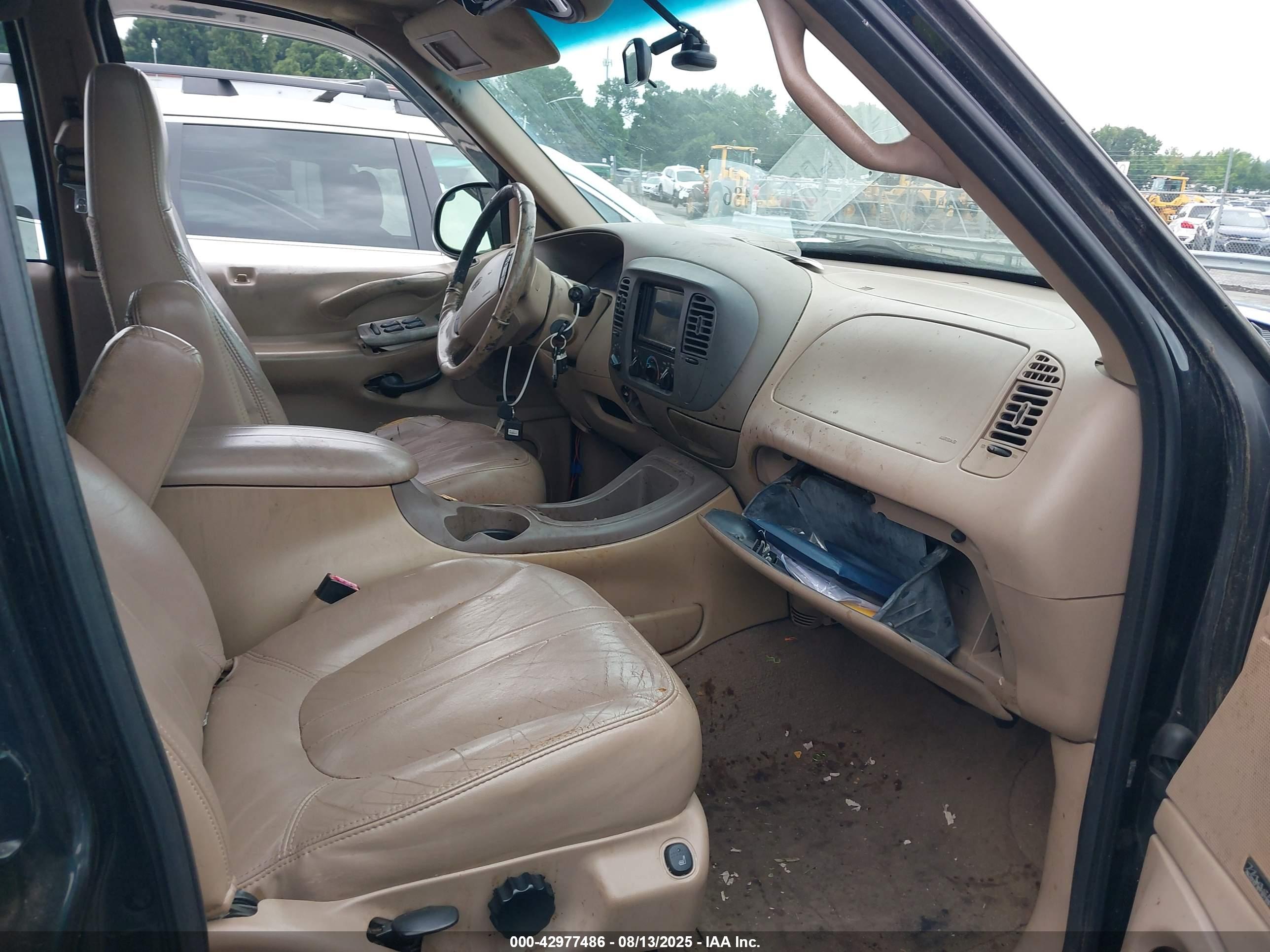 FORD EXPEDITION image 5