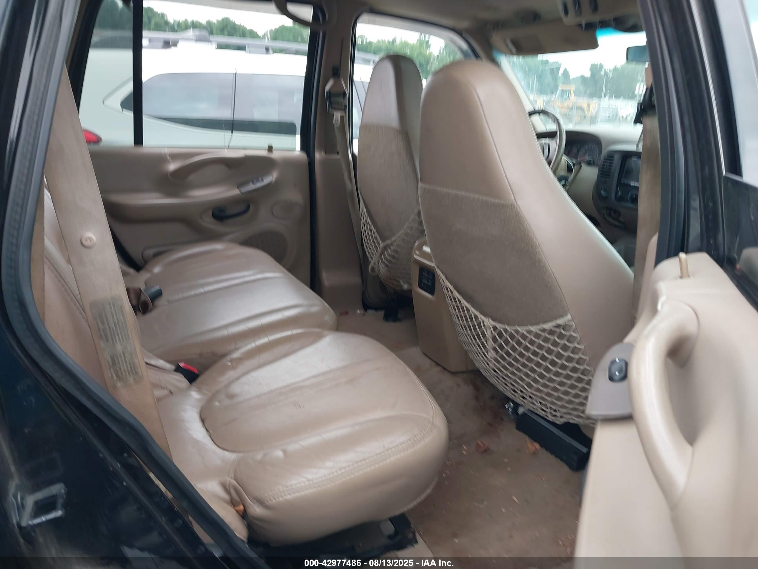FORD EXPEDITION image 8