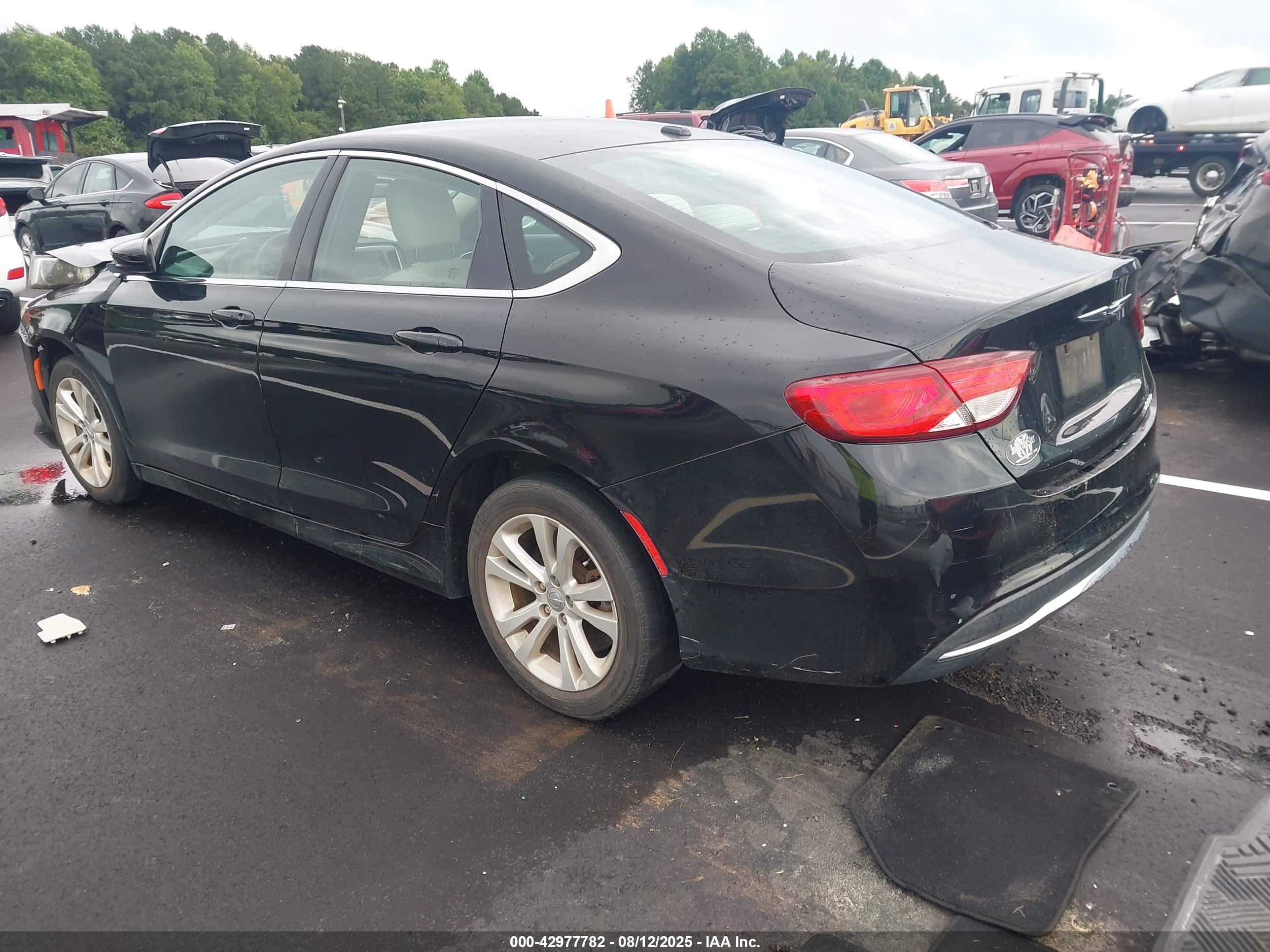 CHRYSLER 200 image 3