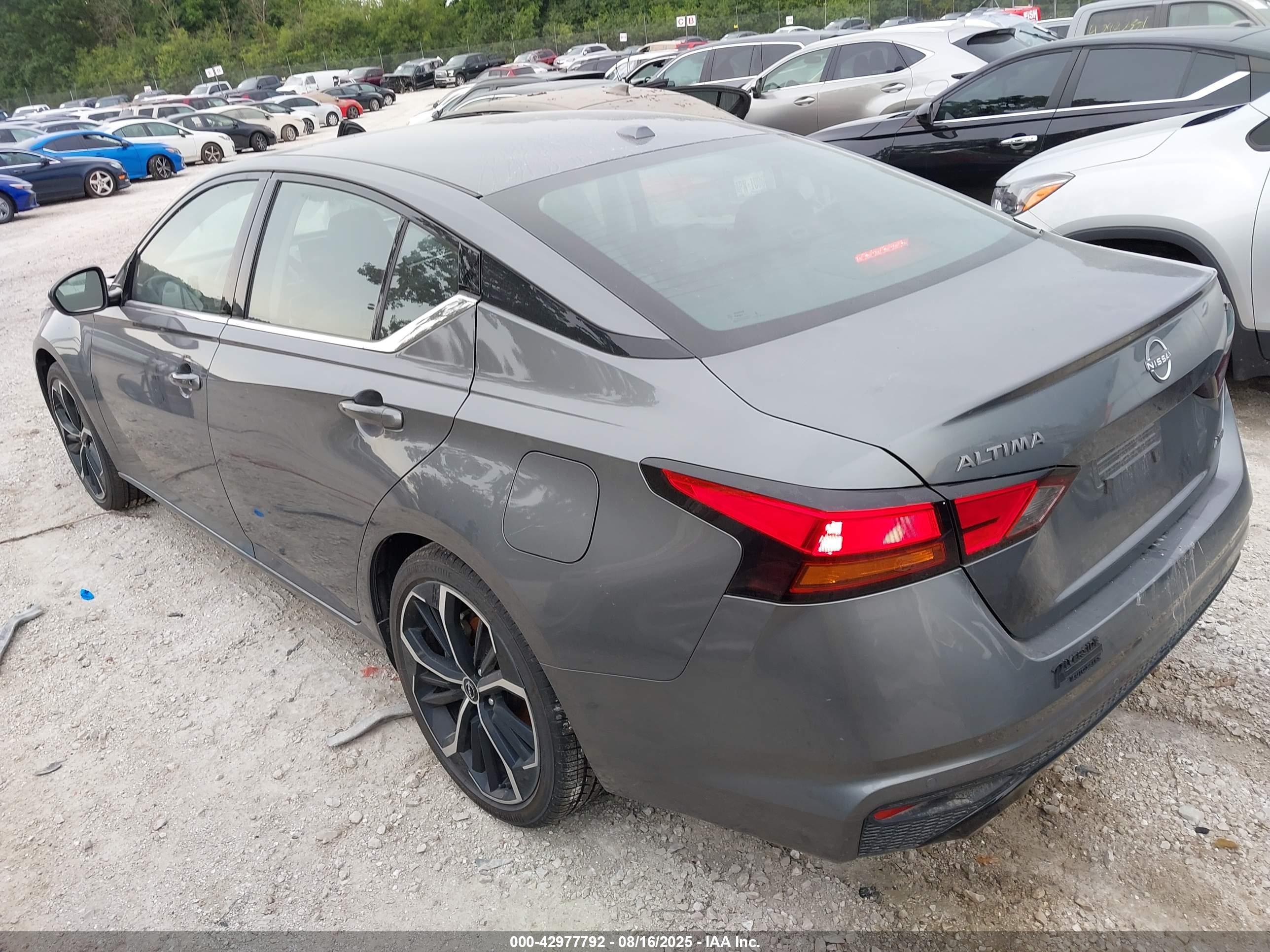 NISSAN ALTIMA image 3