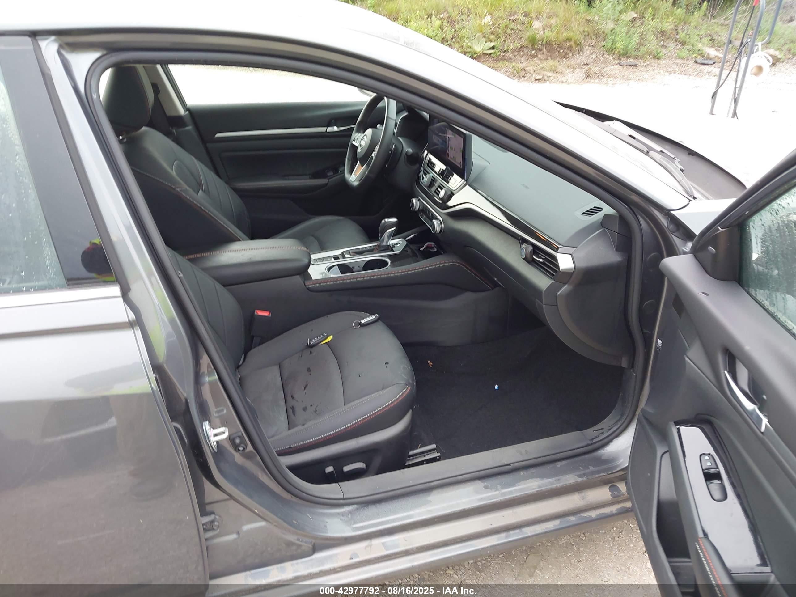 NISSAN ALTIMA image 5