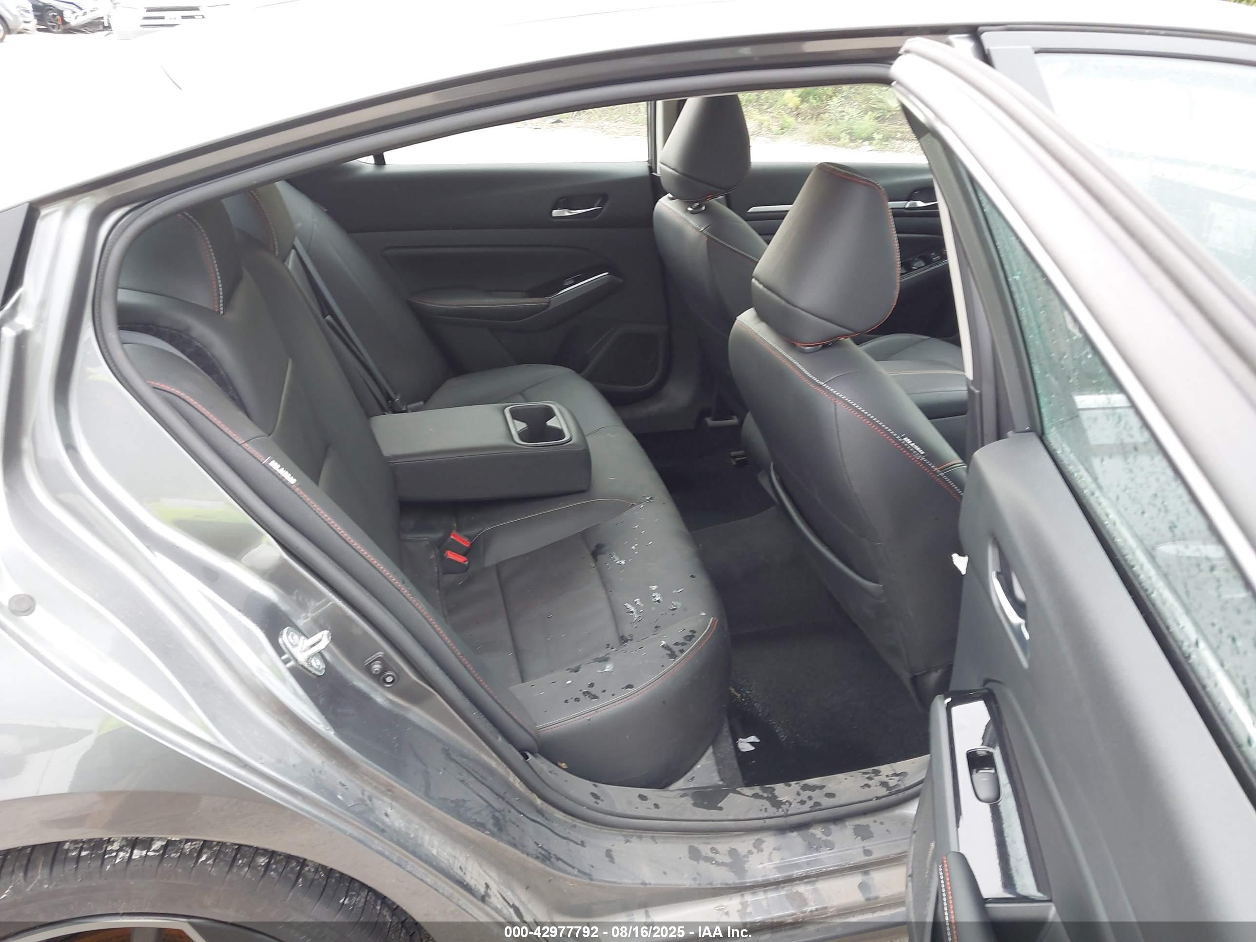 NISSAN ALTIMA image 8