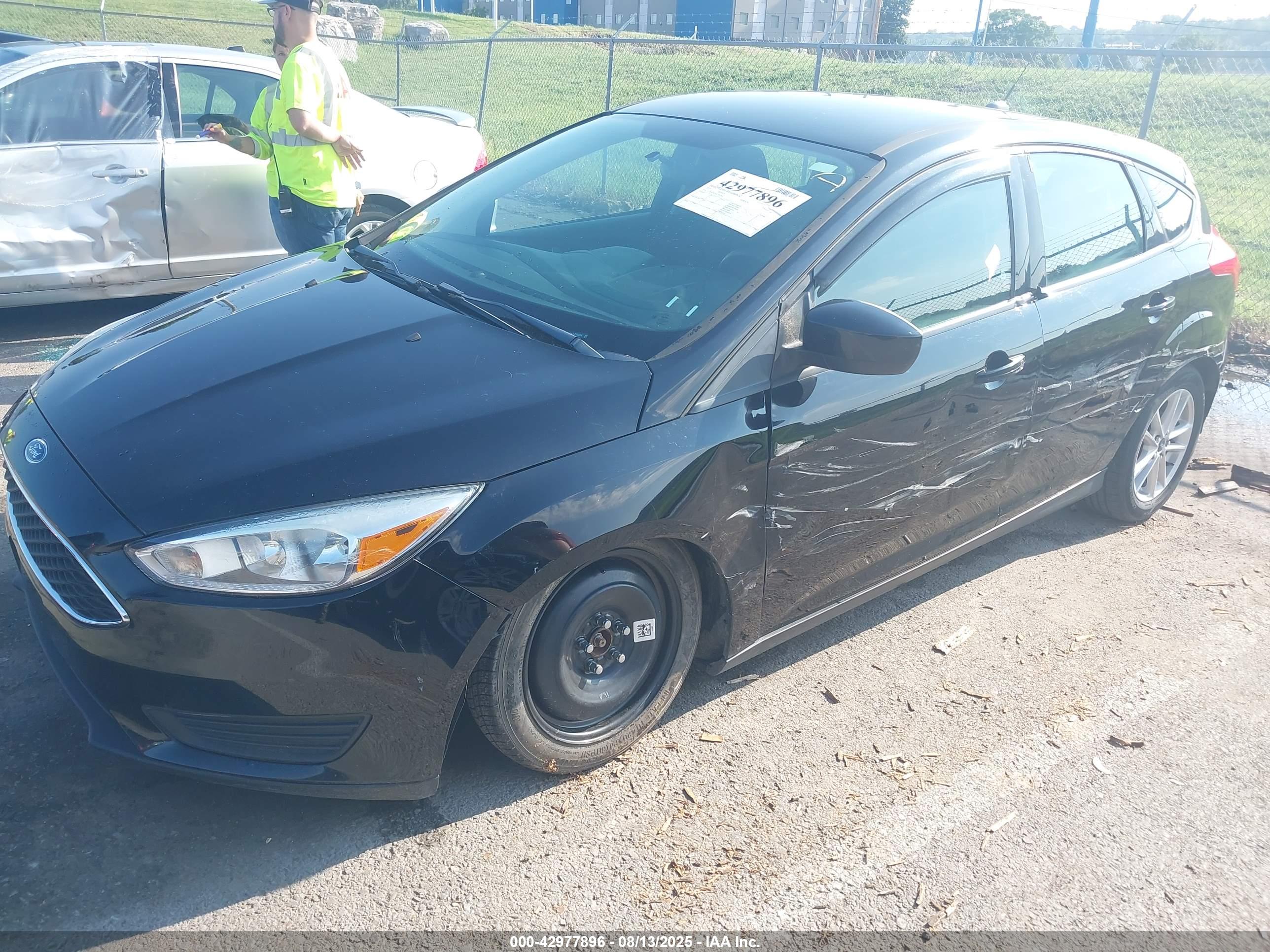 FORD FOCUS image 2