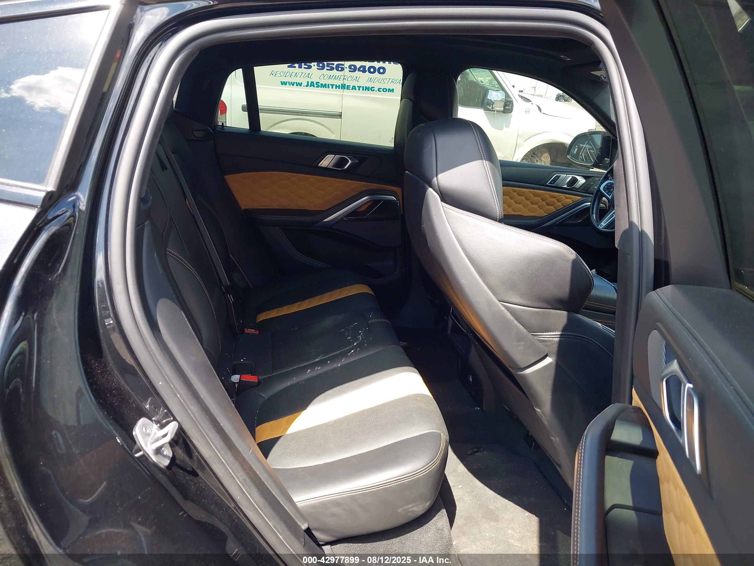 BMW X6 image 8