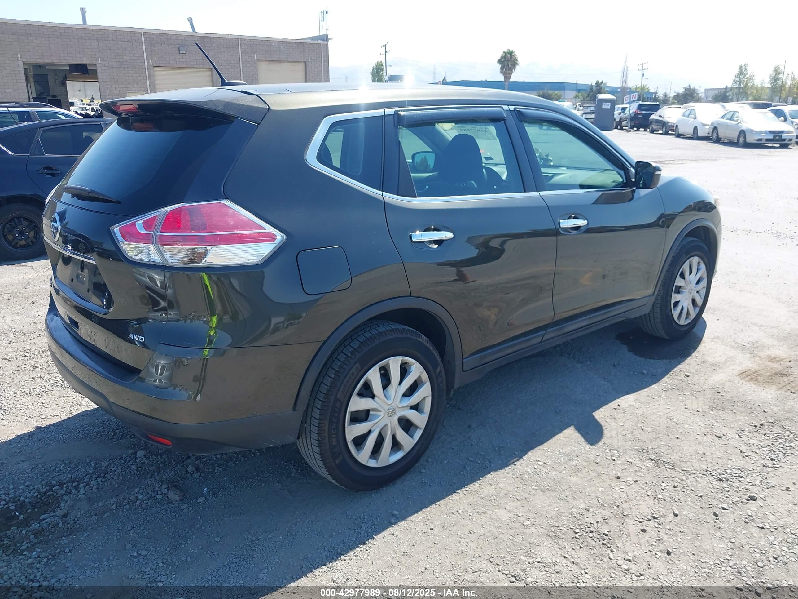 NISSAN ROGUE image 4