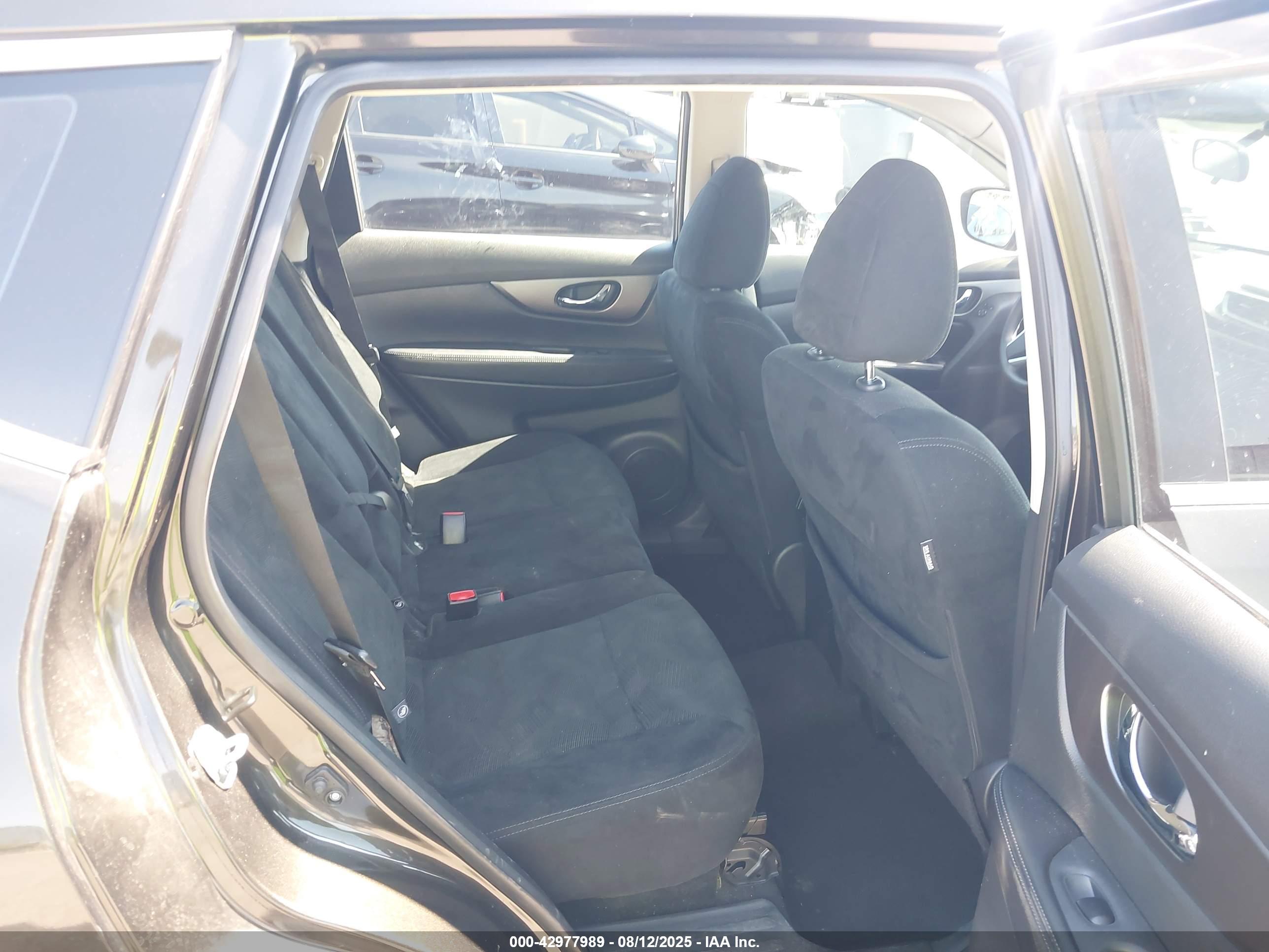 NISSAN ROGUE image 8