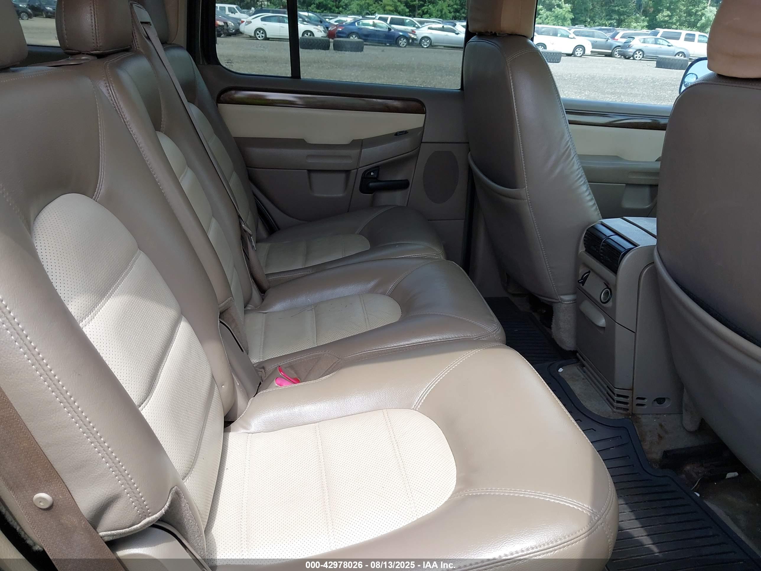 FORD EXPLORER image 8