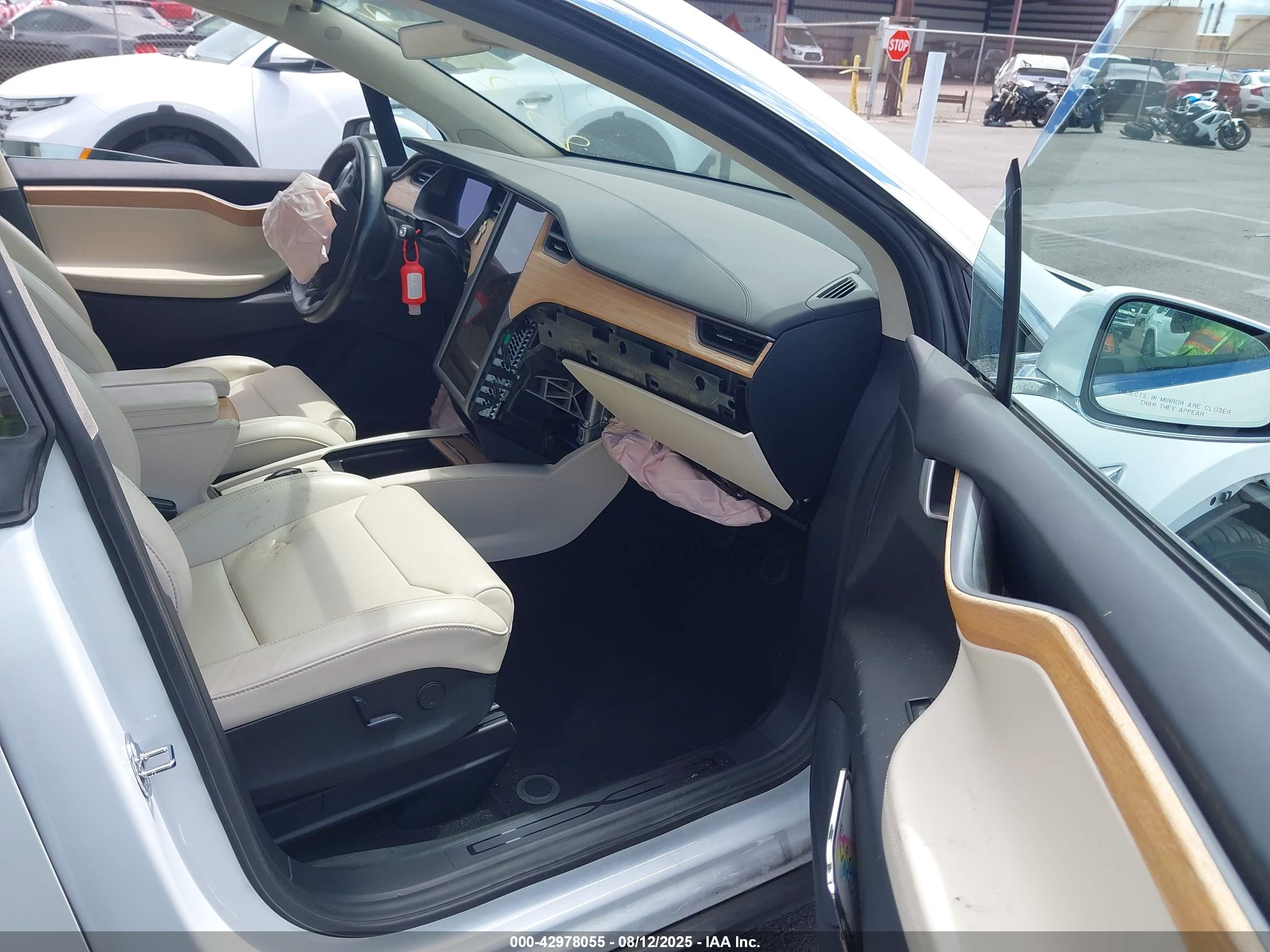 TESLA MODEL image 5