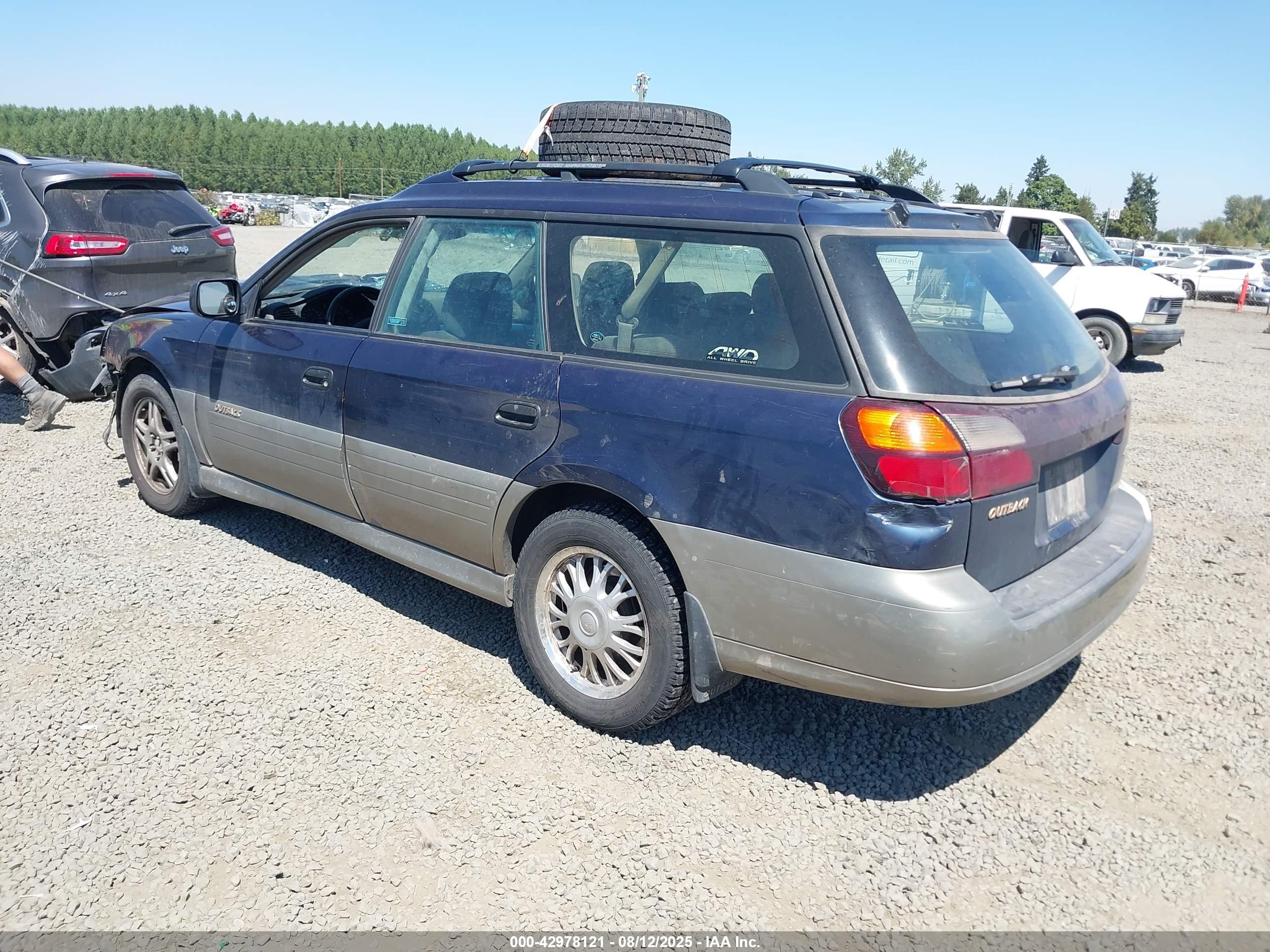 SUBARU OUTBACK image 3